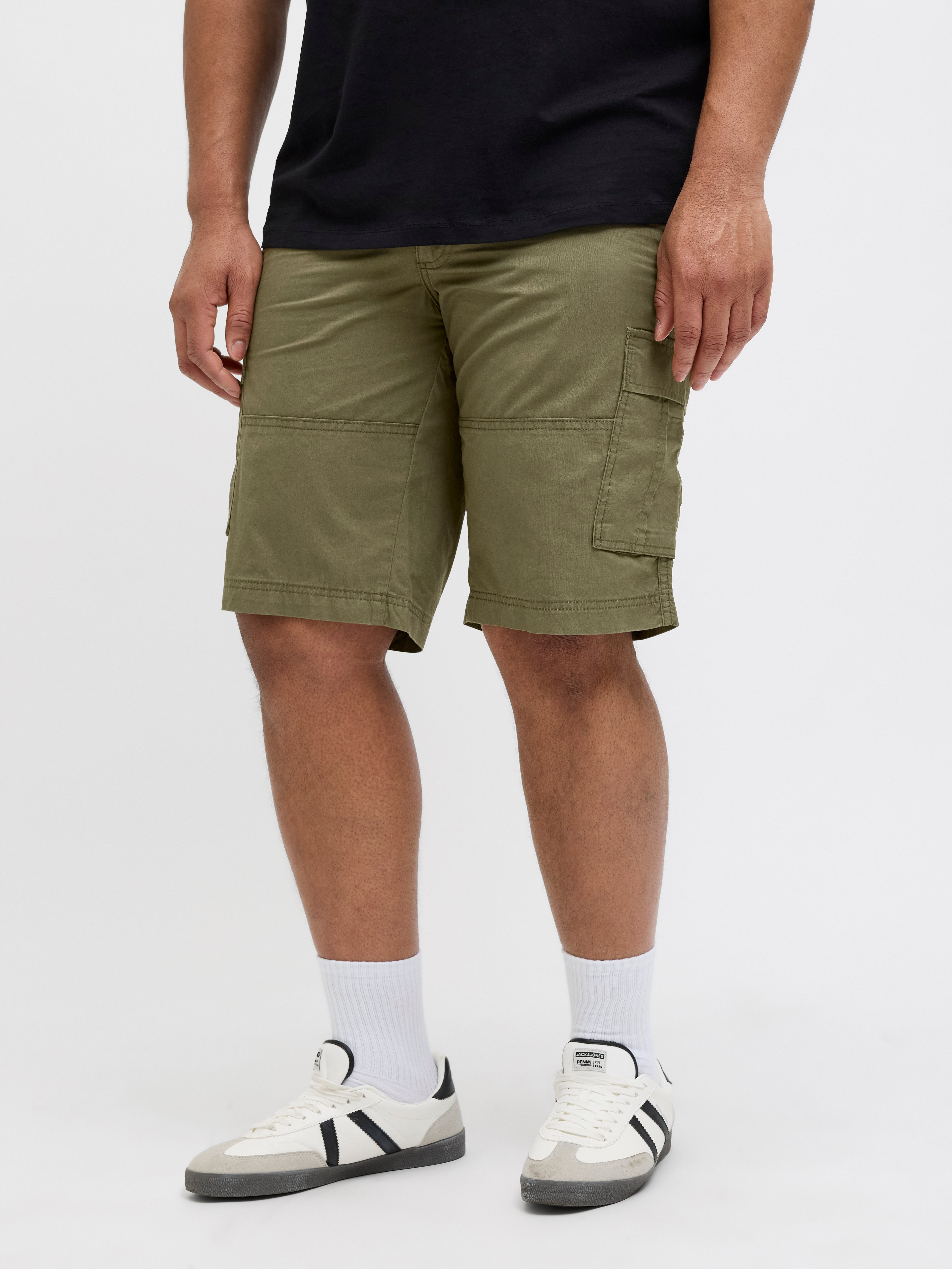 Thumbnail - Plus Size Relaxed Fit Cargo Shorts