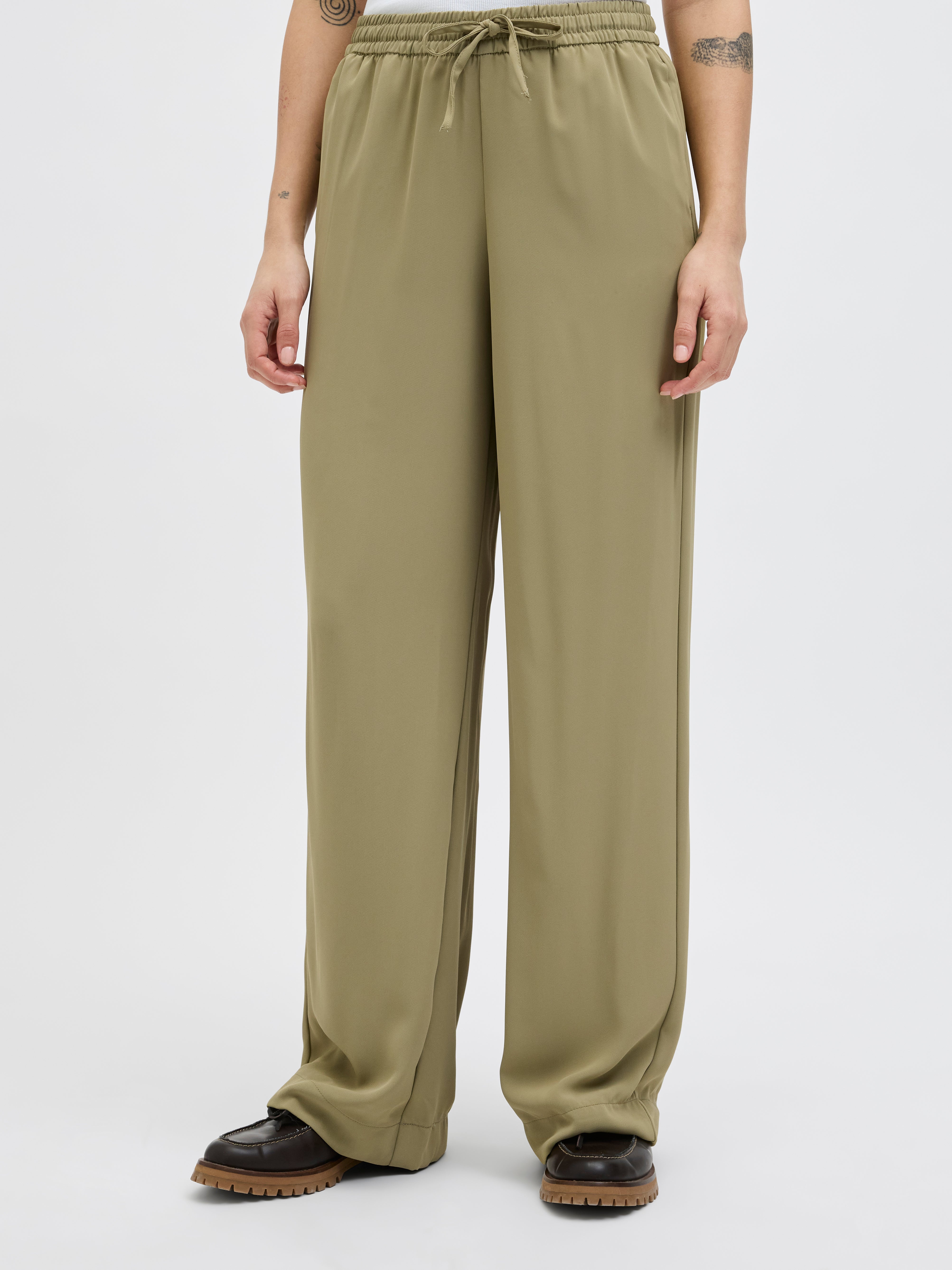 Jxlia Hose