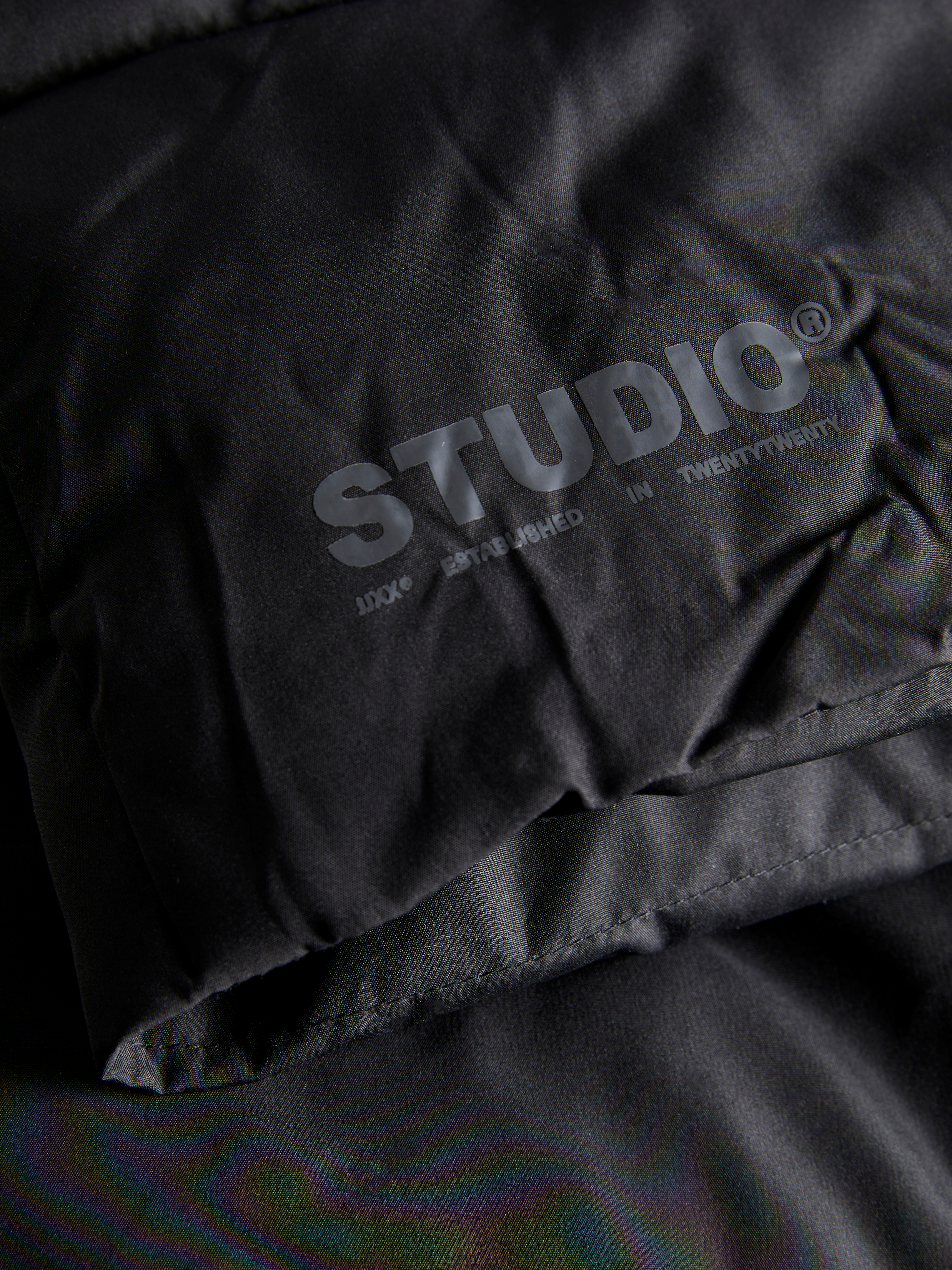 Thumbnail - Jxtracy Steppjacke