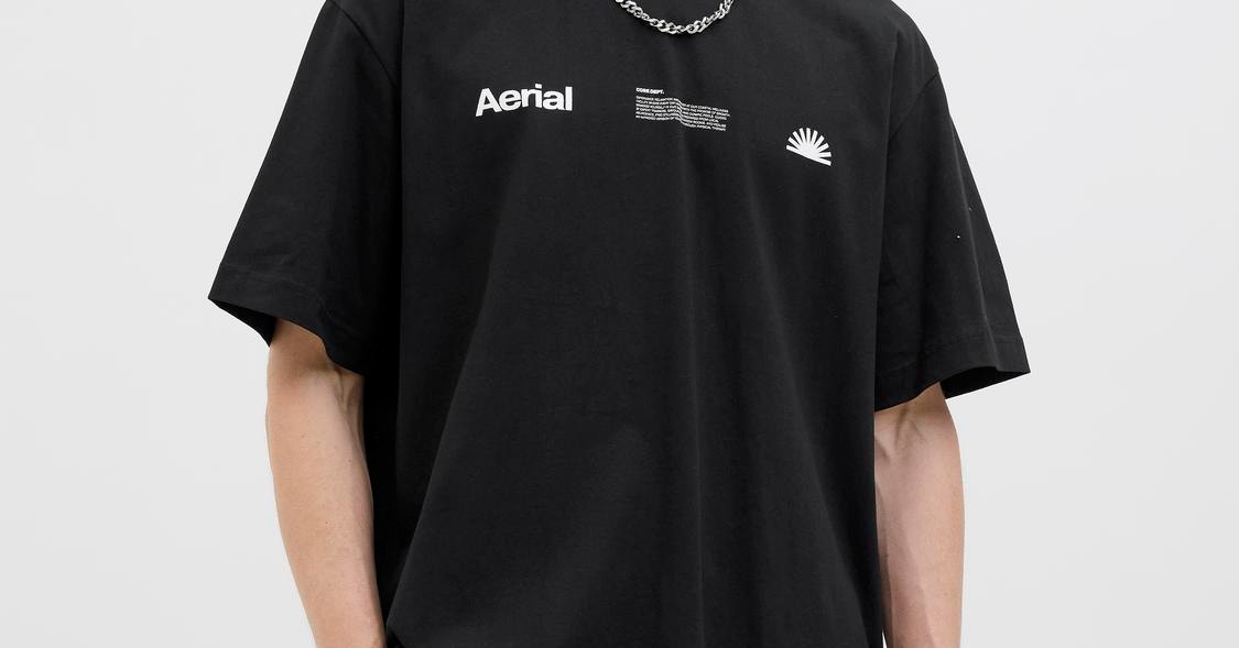 T-shirt Junji-Ito - Yeux sauvages - Col ras-du-cou - Manches courtes T-shirt Junji-Ito - Yeux sauvages - Col ras-du-cou - Manches courtes
