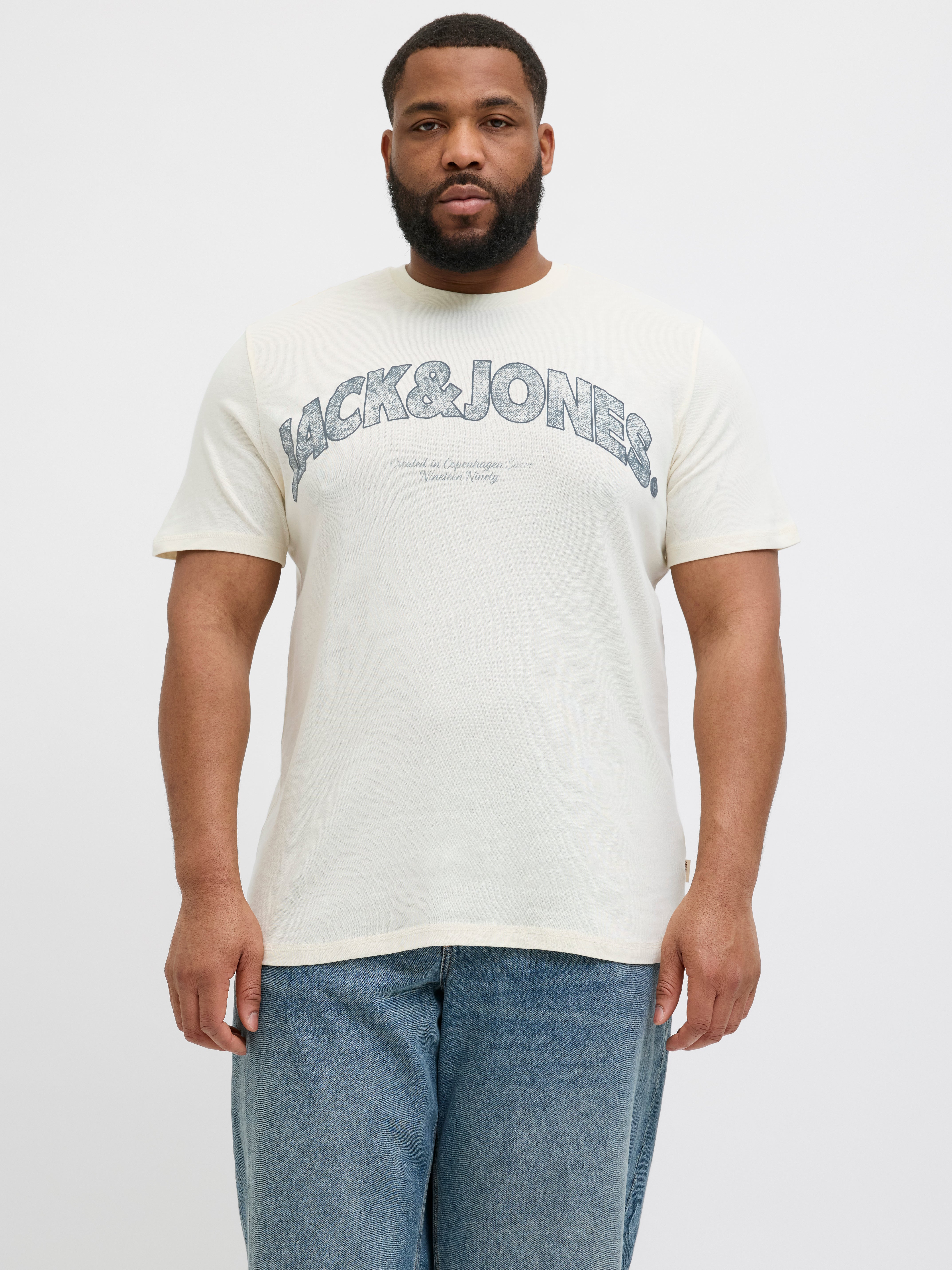 Thumbnail - Plus Size T-shirt