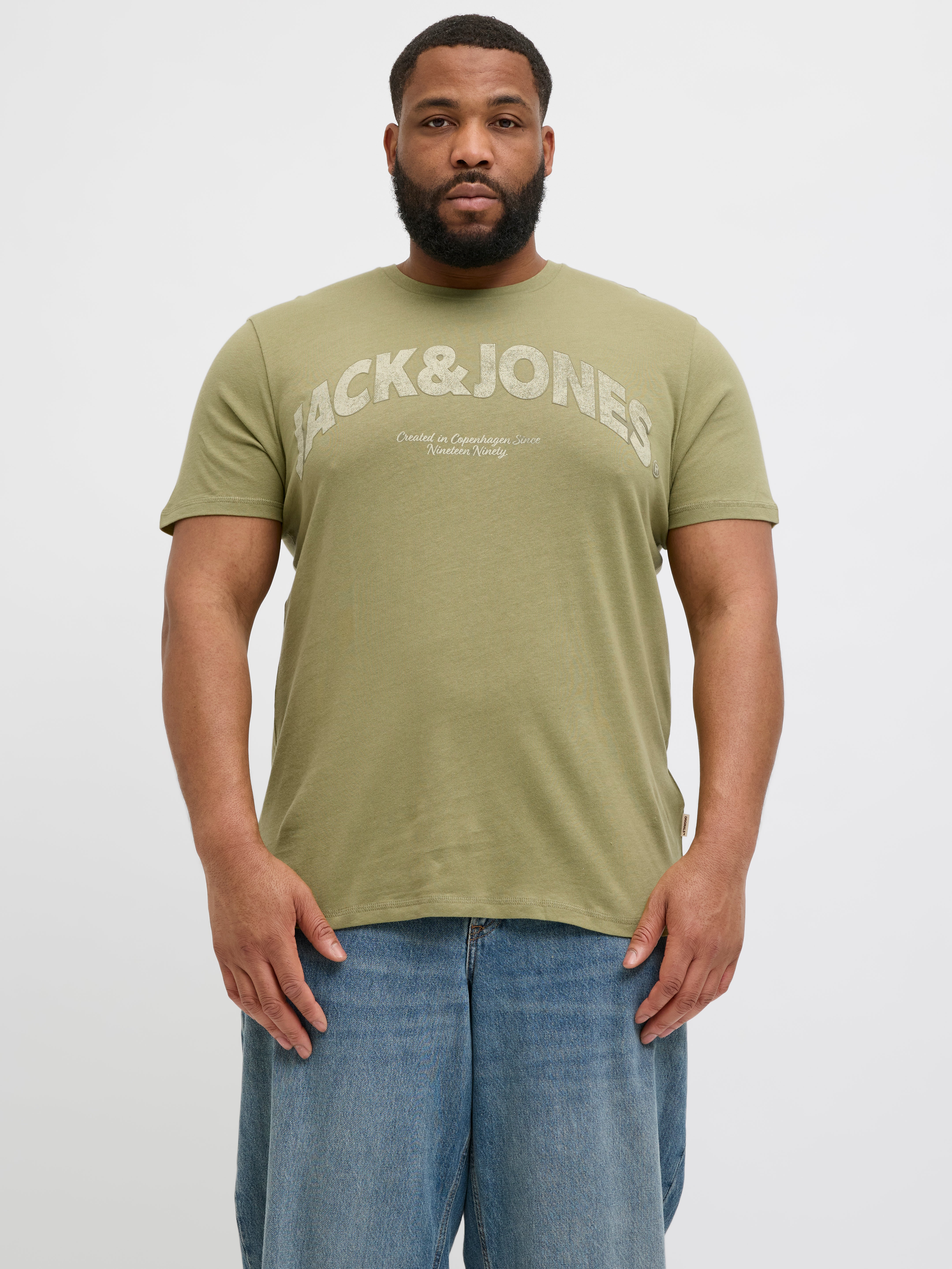 Thumbnail - Plus Size T-shirt