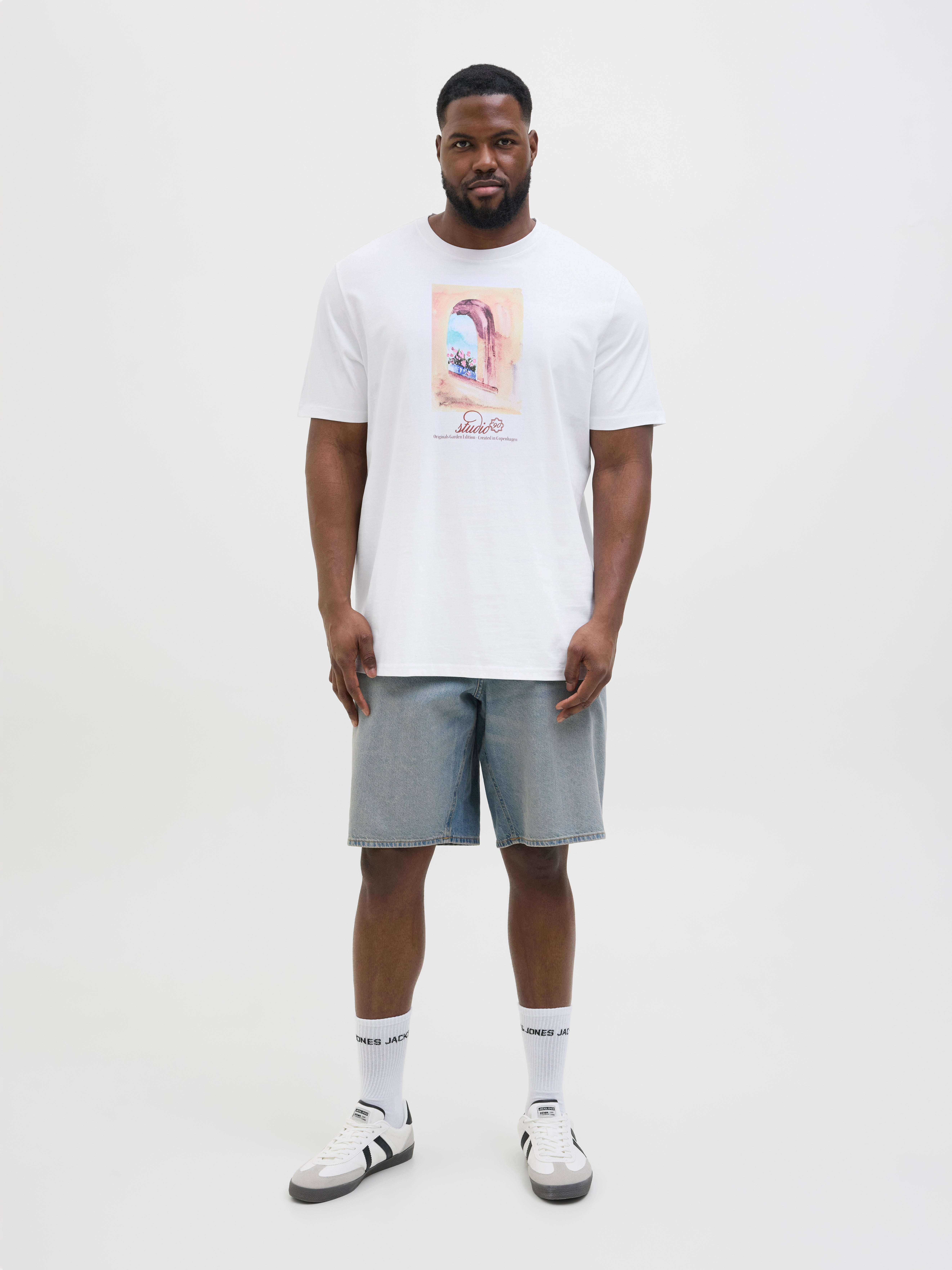 Thumbnail - Plus Size T-shirt
