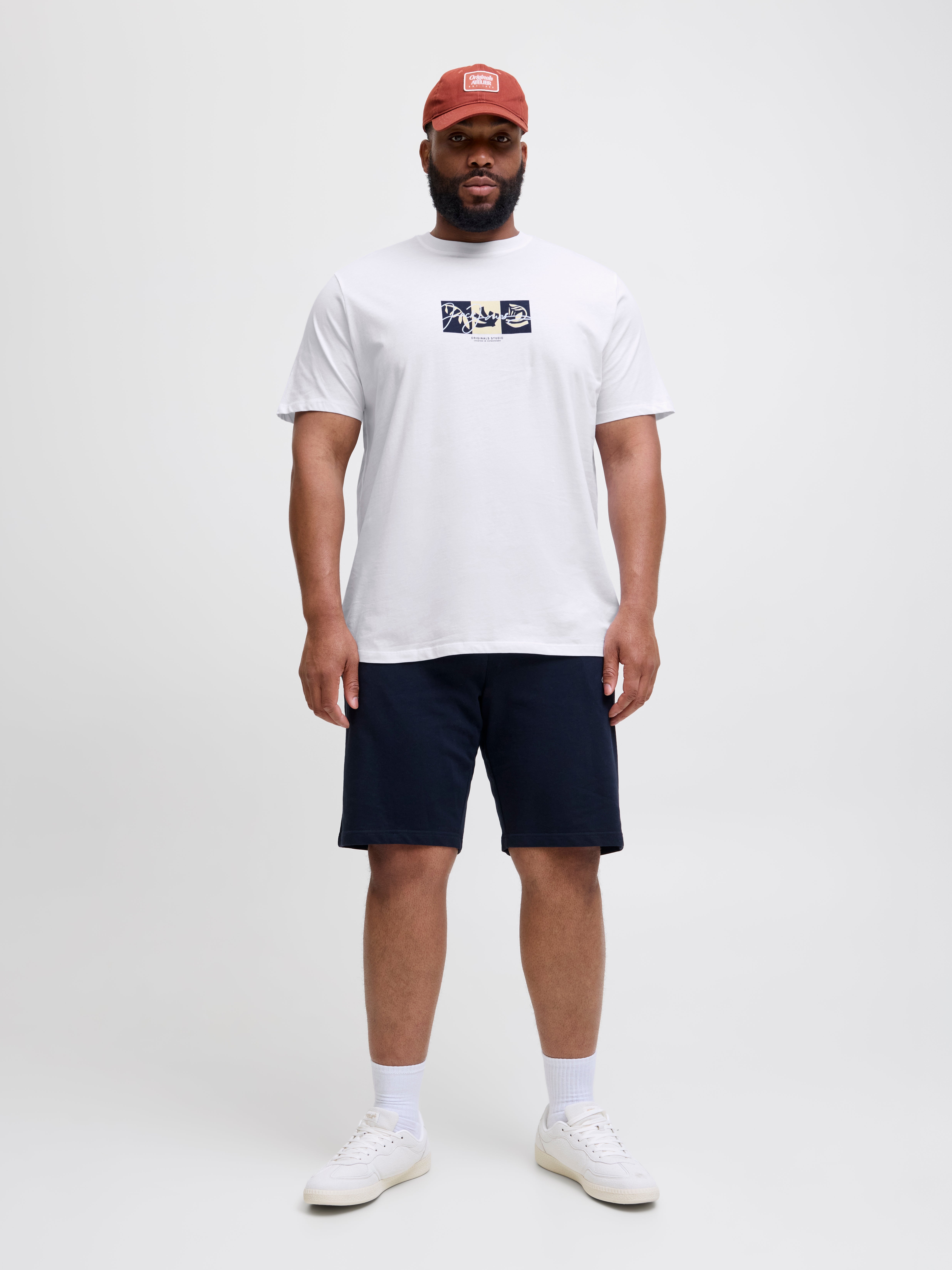 Thumbnail - Plus Size T-shirt