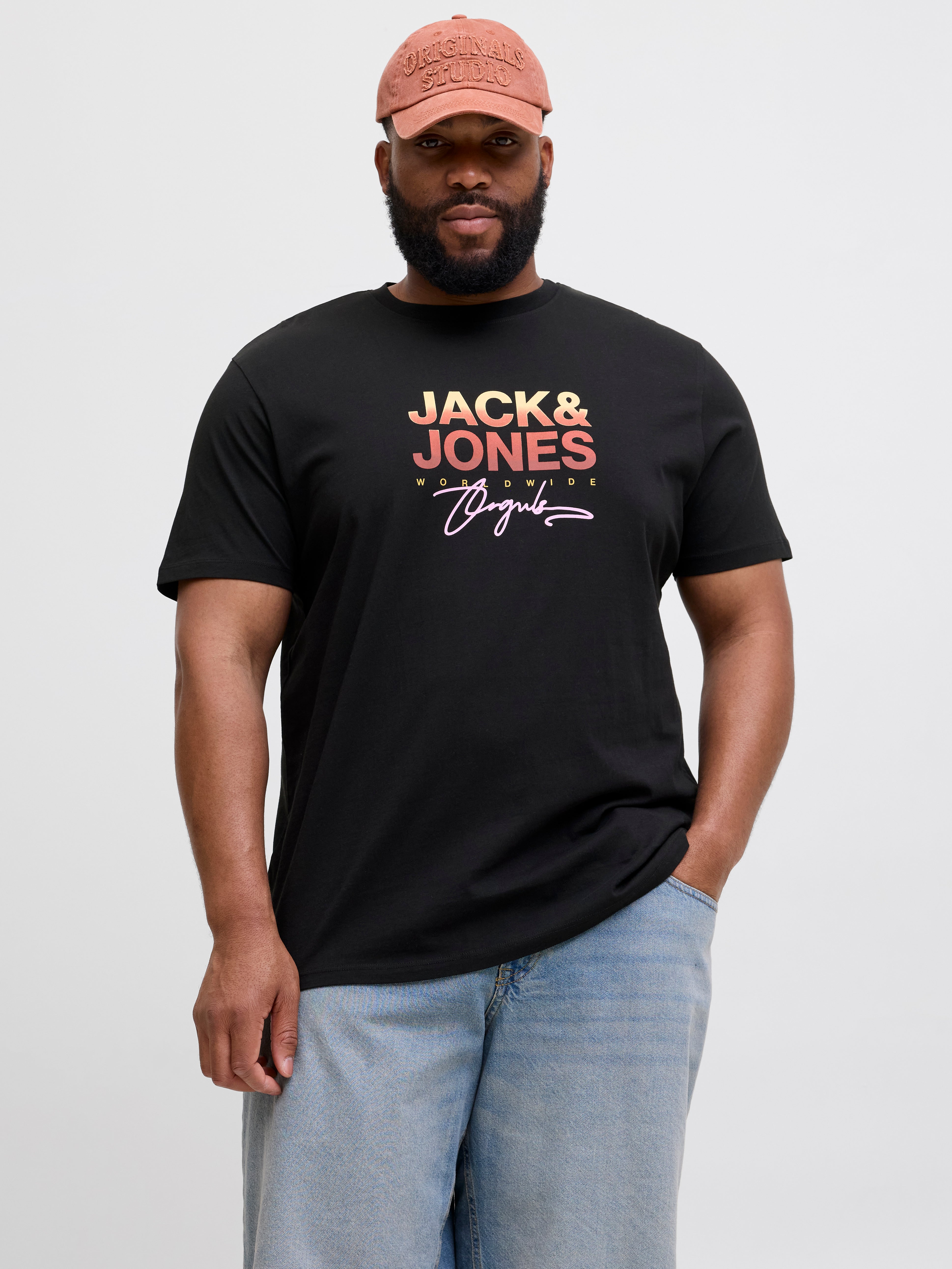 Thumbnail - Plus Size T-shirt