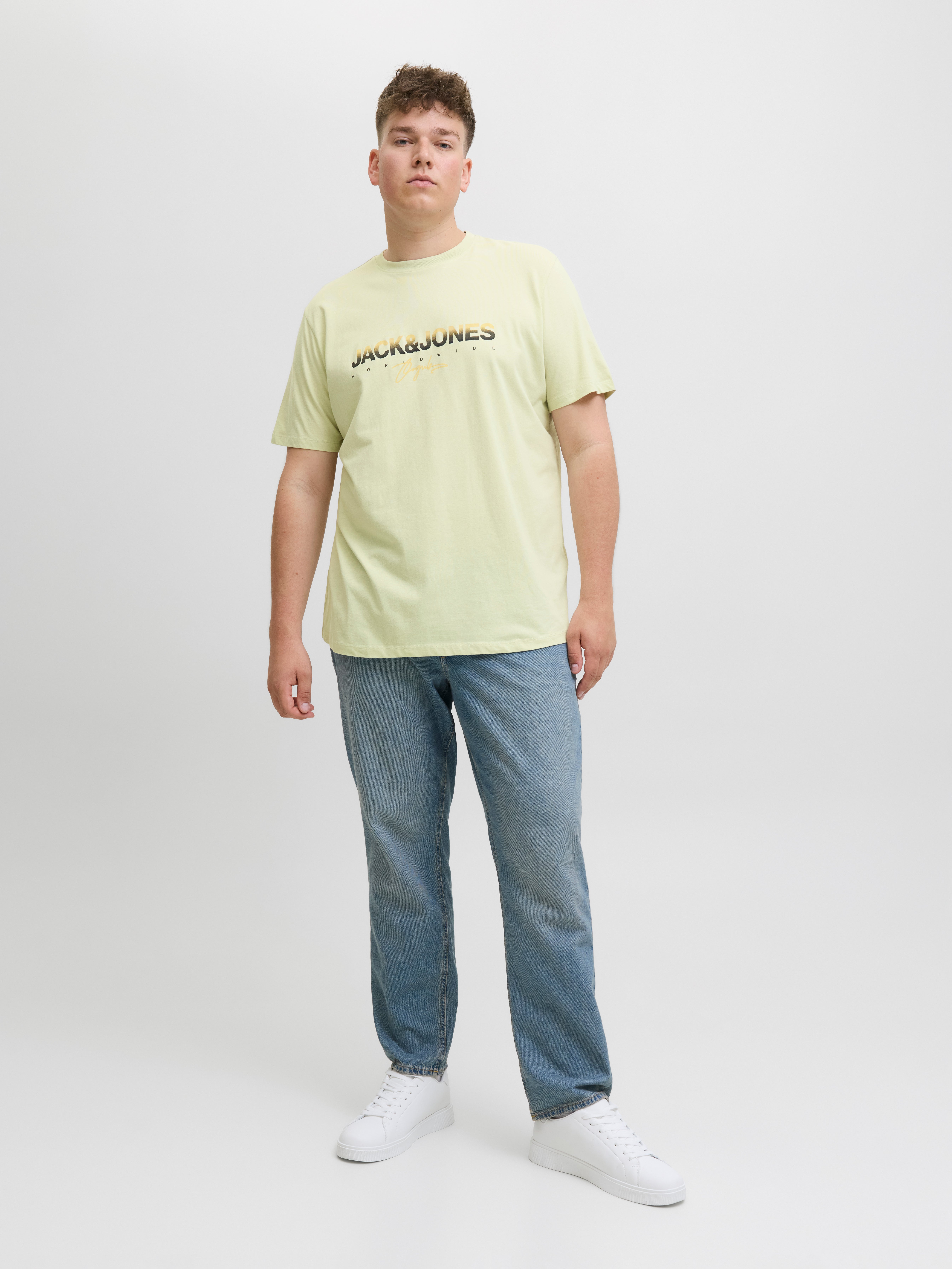 Thumbnail - Plus Size T-shirt