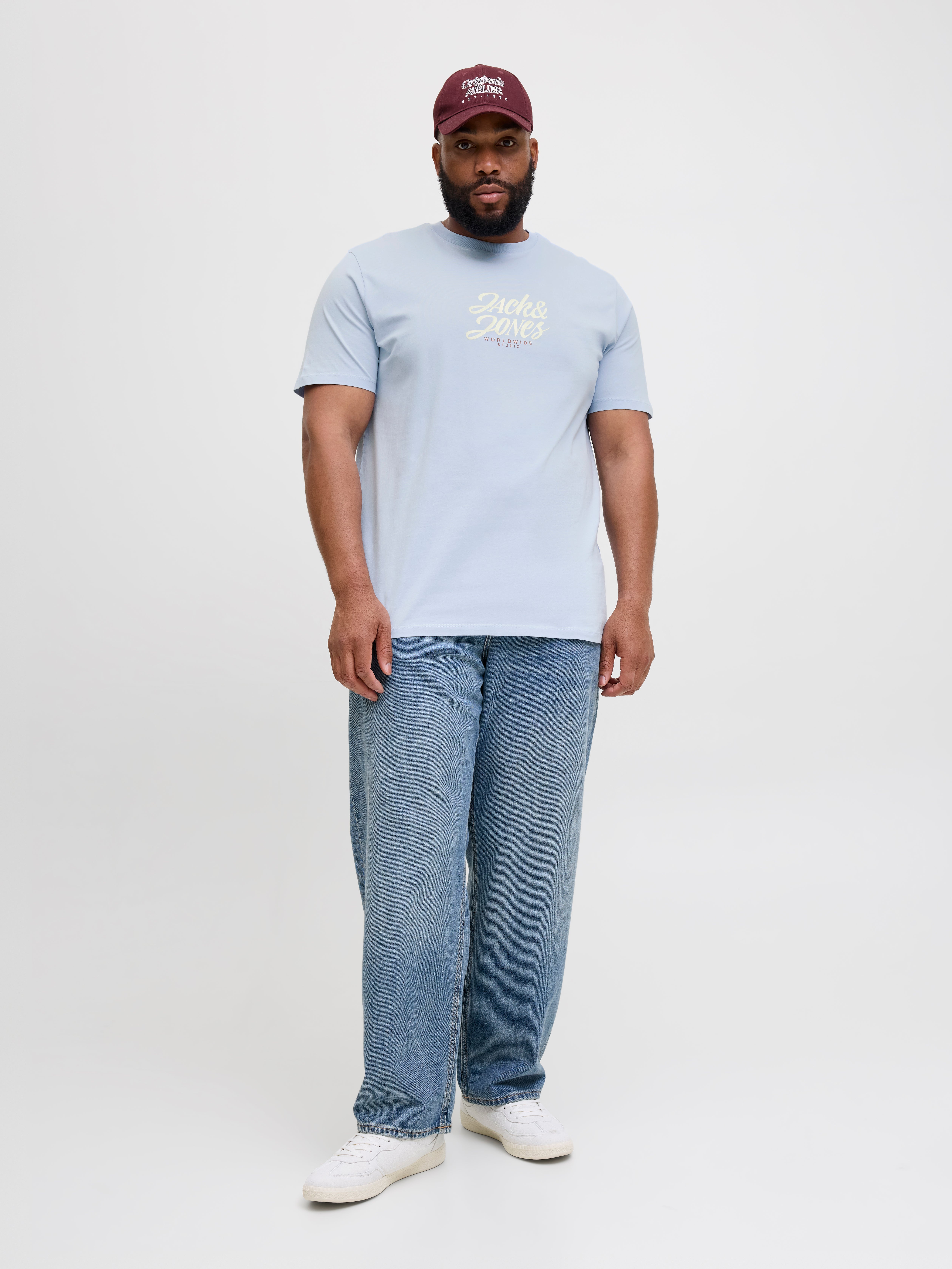 Thumbnail - Plus Size T-shirt