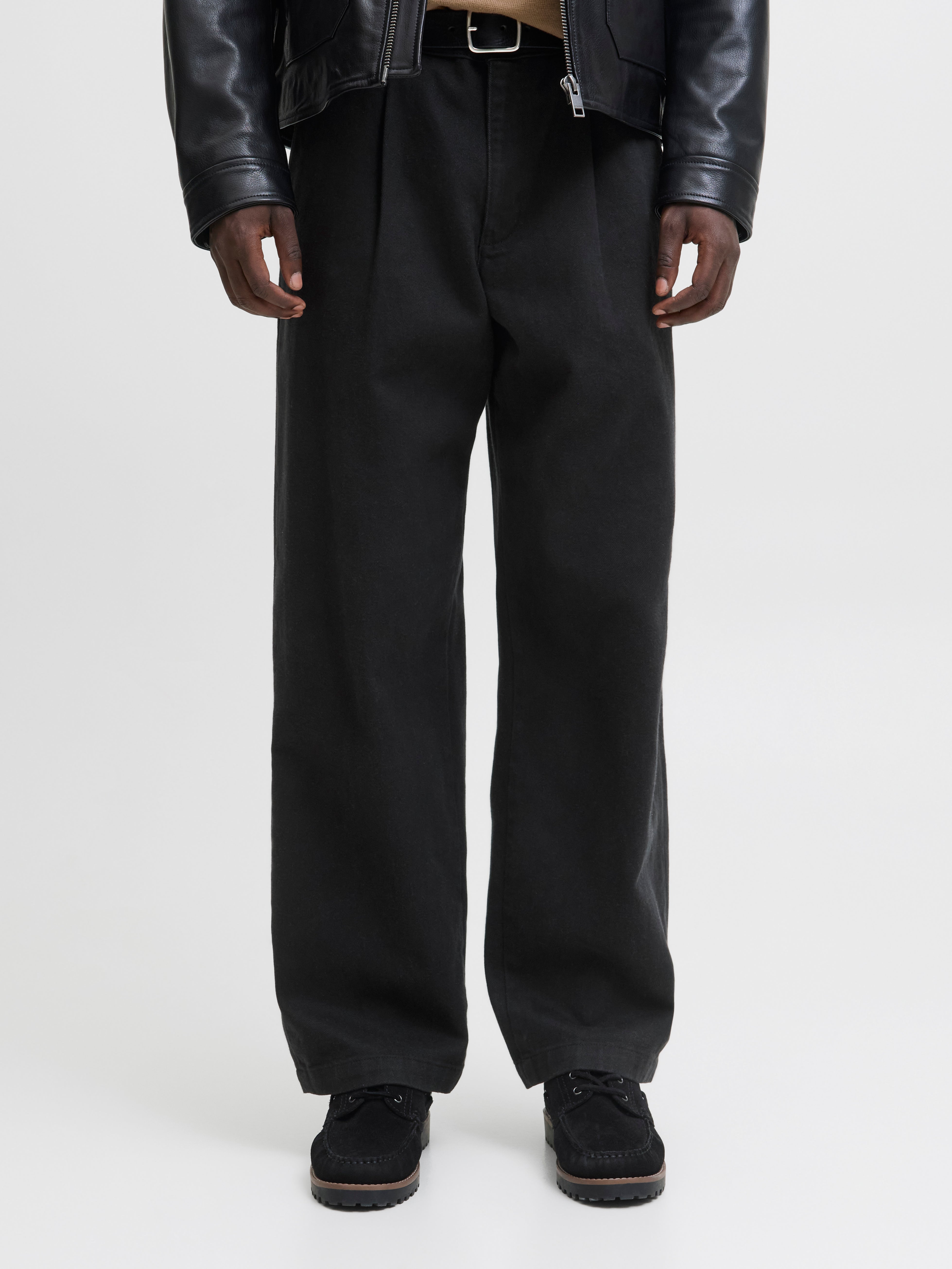 Wide Leg Fit Chino Hose