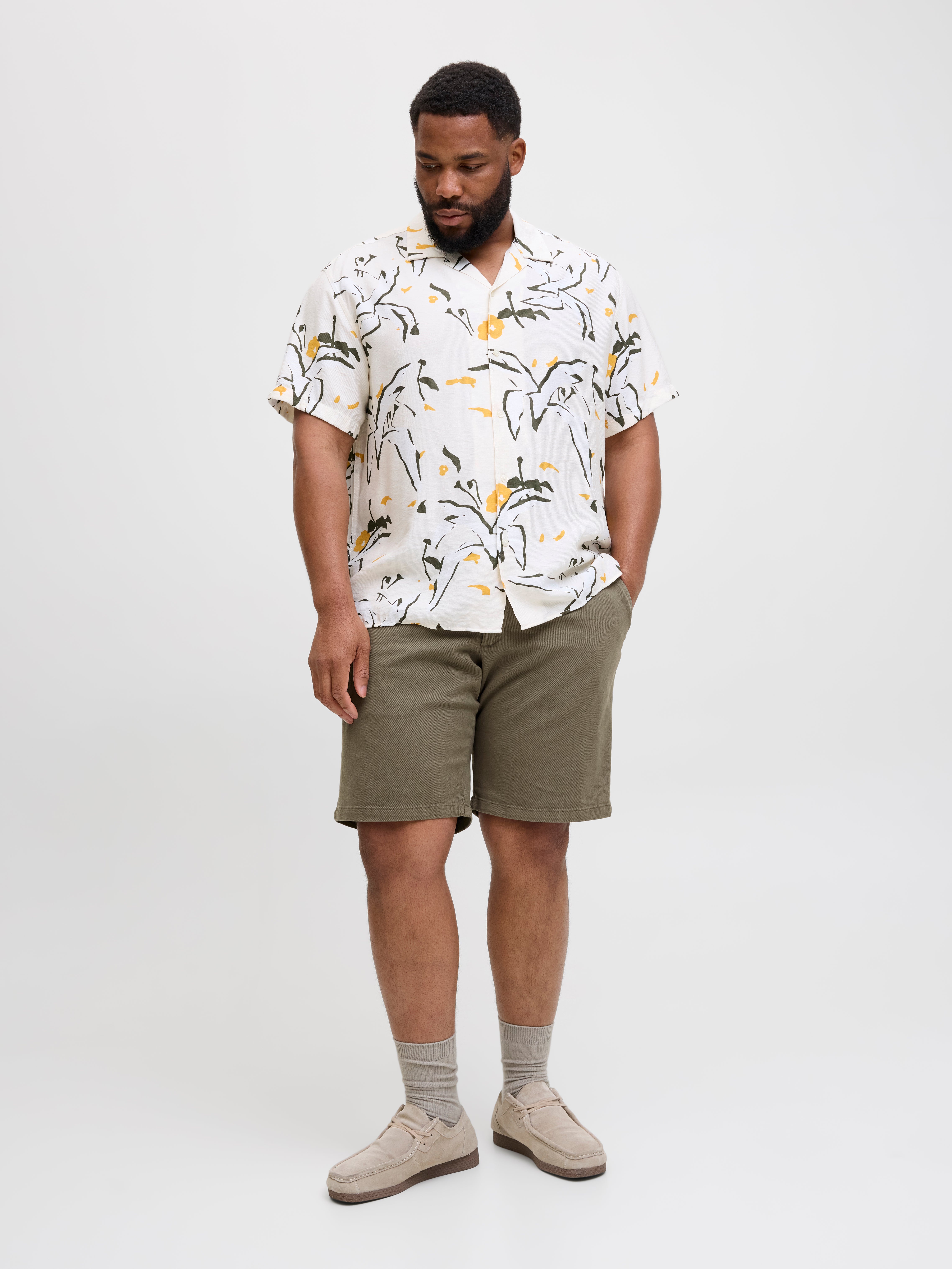 Thumbnail - Plus Size Loose Fit Shorts