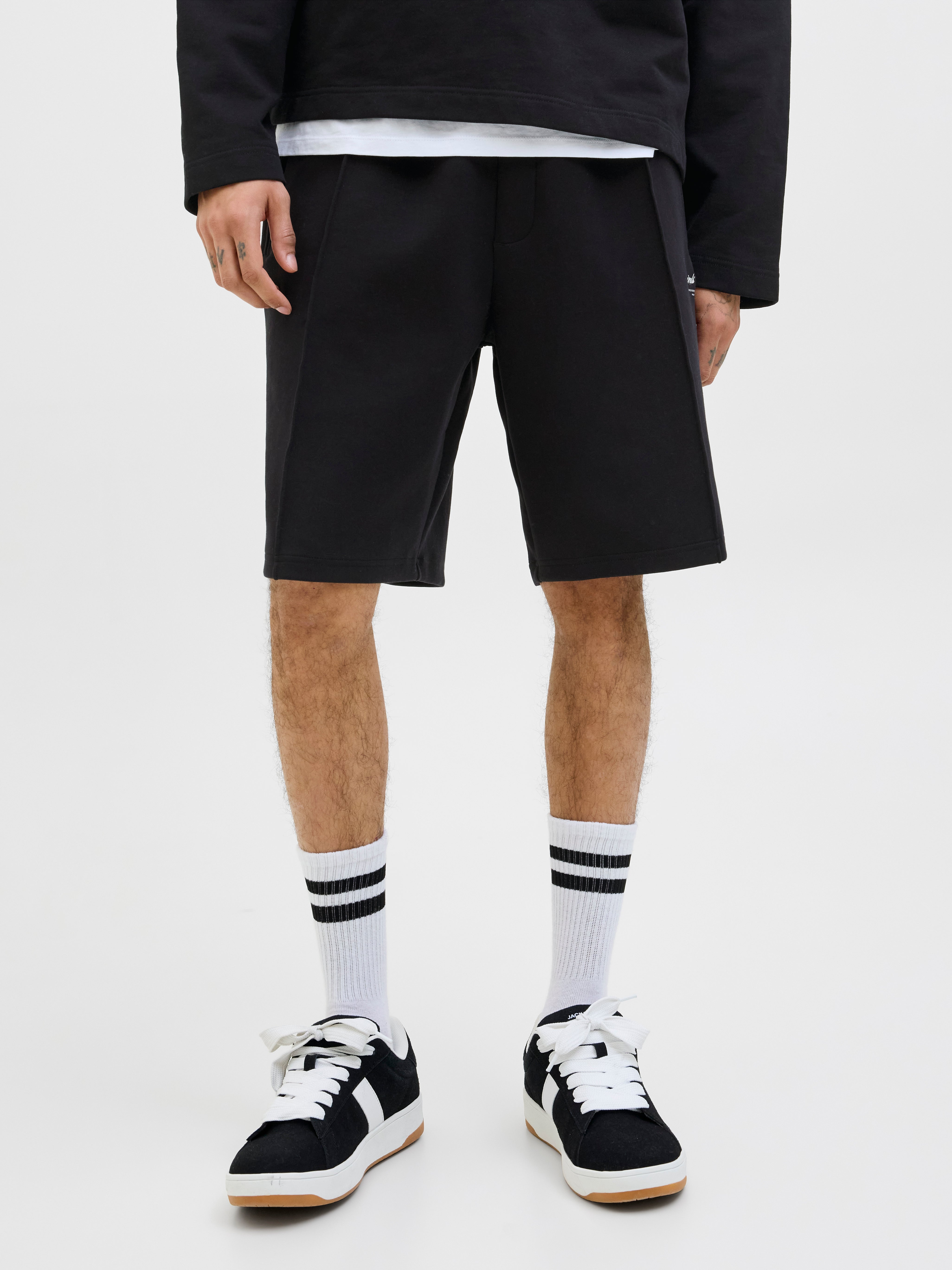 Wide Leg Fit Sweat-shorts