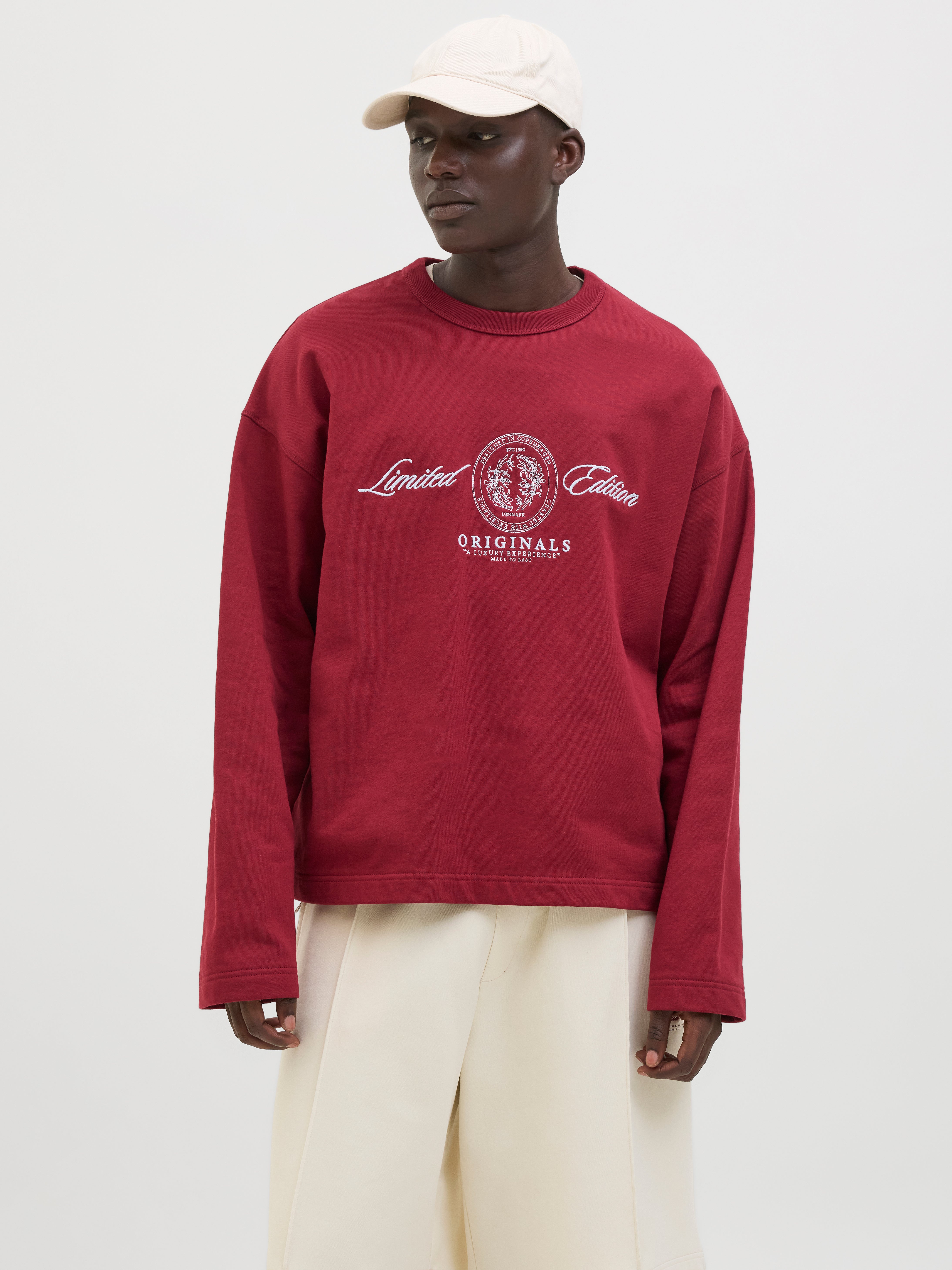 Sweatshirt