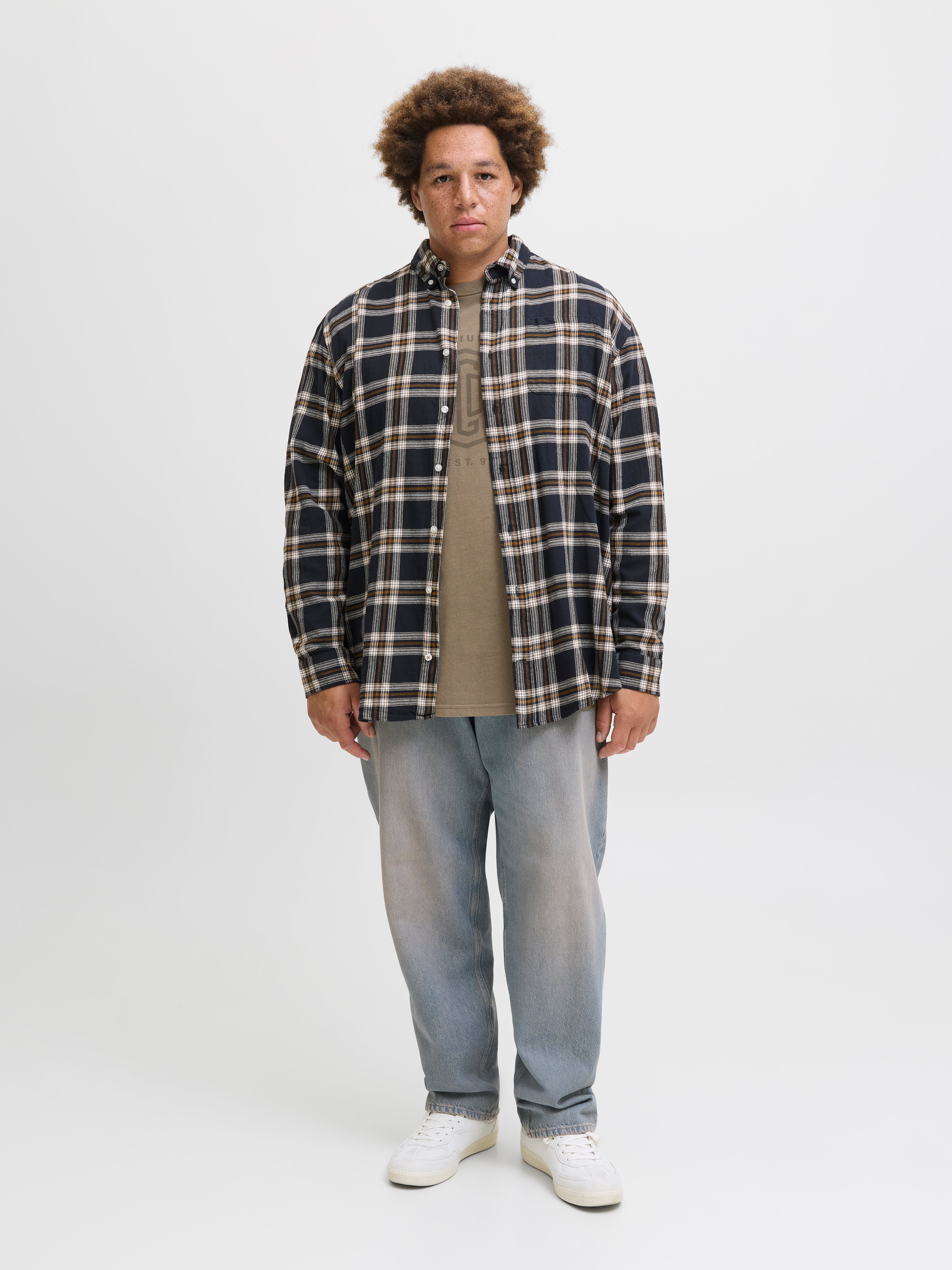 Thumbnail - Plus Size T-shirt