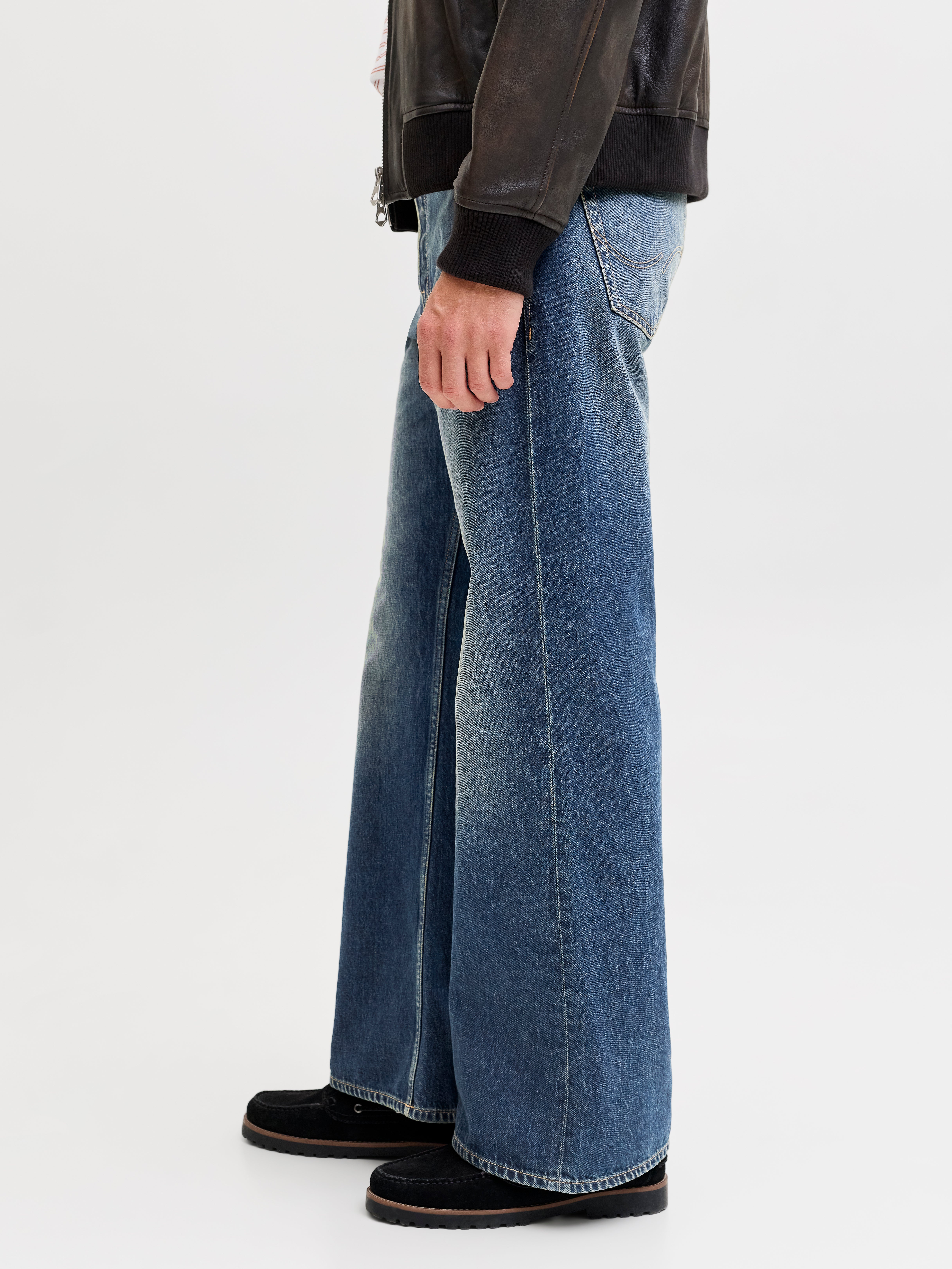 JJITOBY JJORIGINAL AKM 918 Flared fit jeans | Medium Blue | Jack