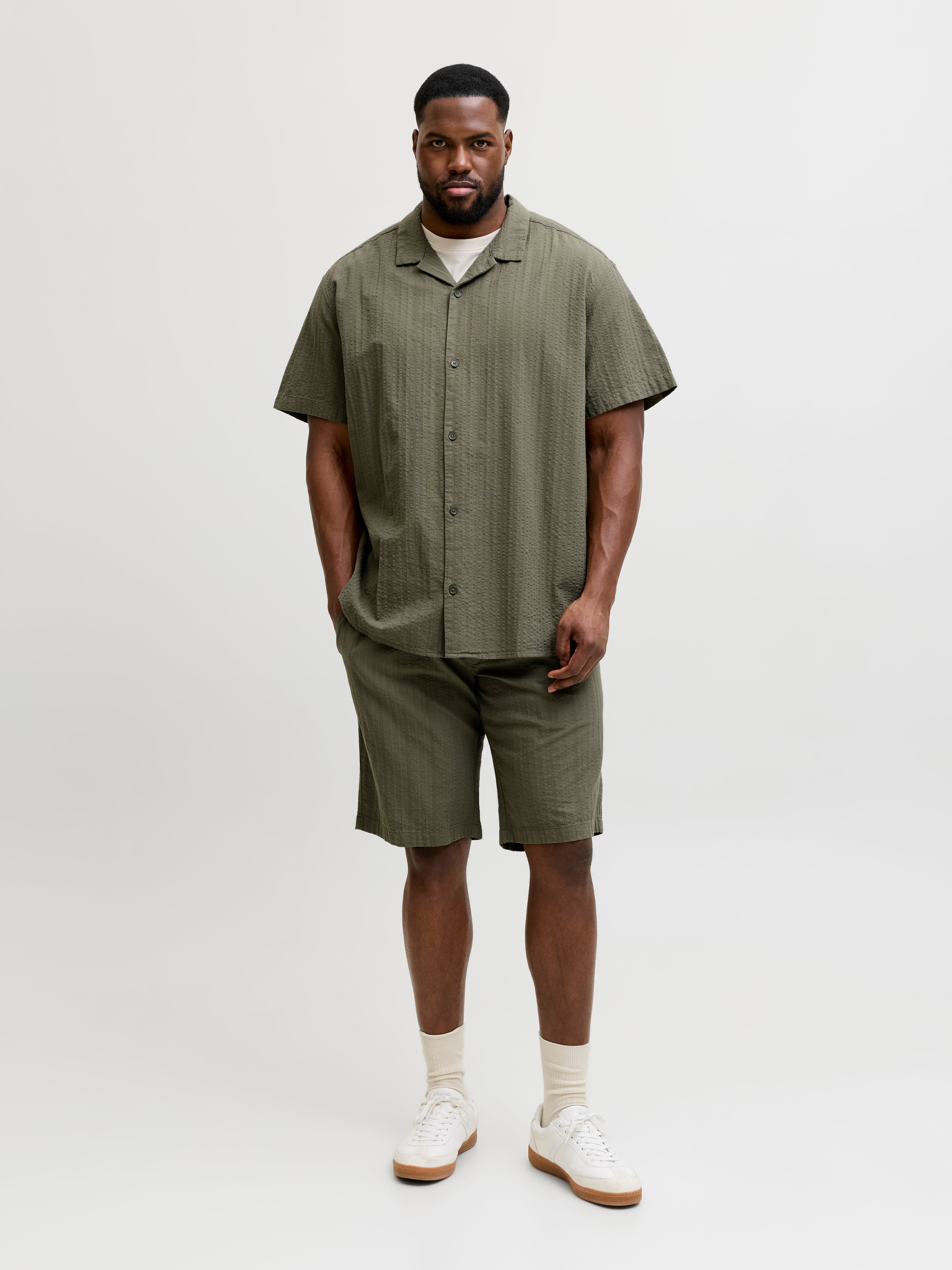 Thumbnail - Hawaii-hemd Plus Size