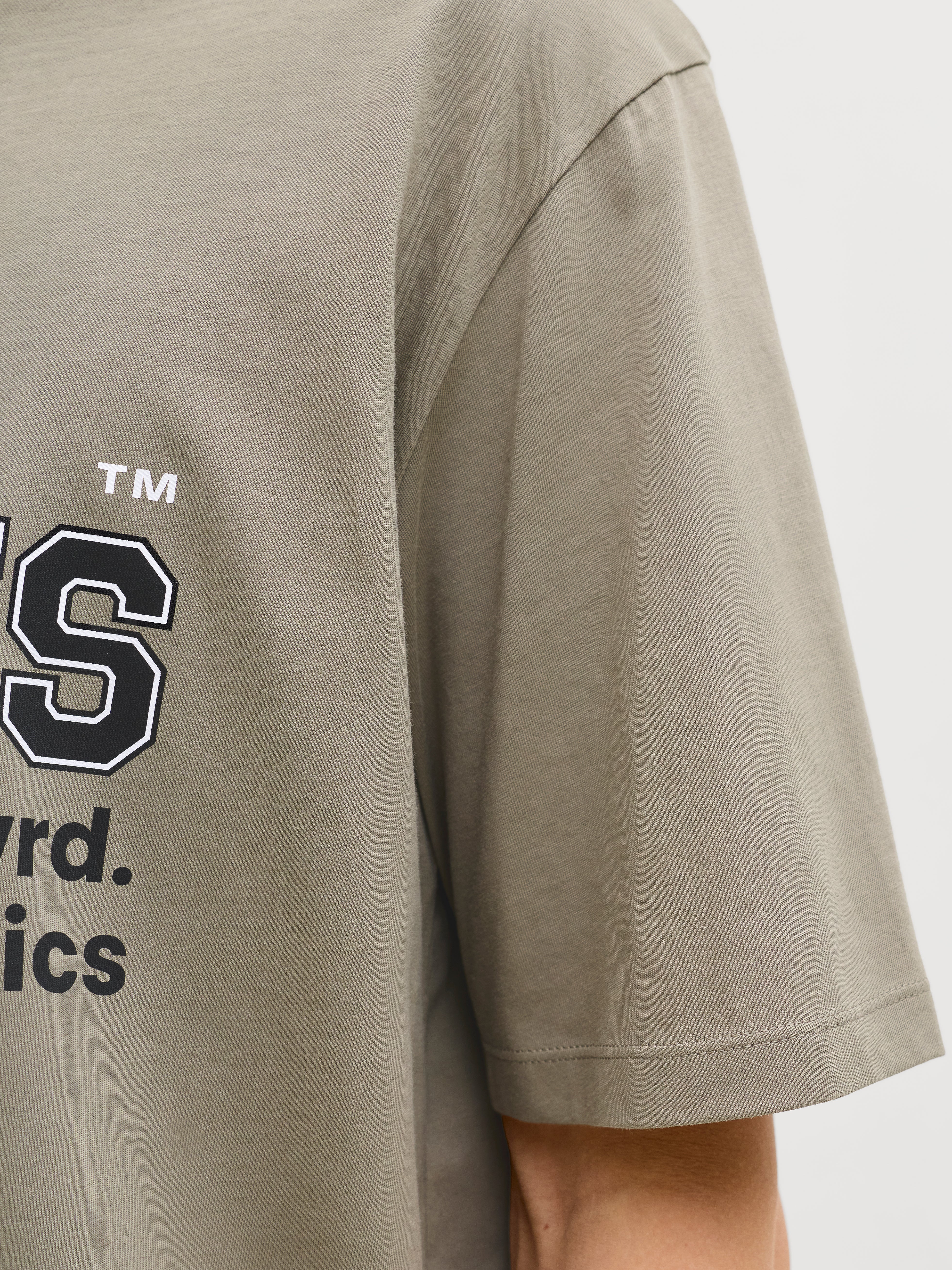 Thumbnail - Plus Size T-shirt