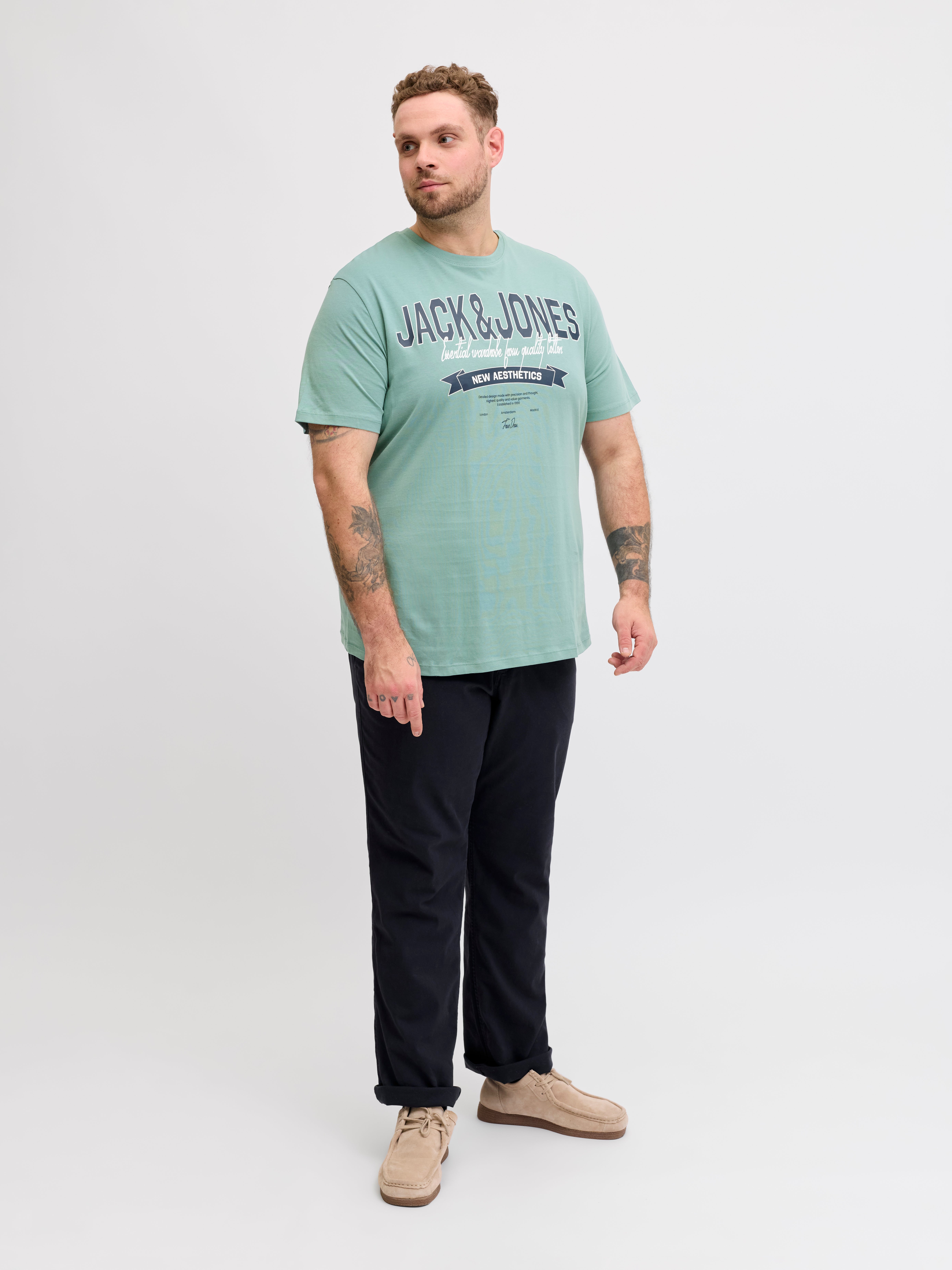 Thumbnail - Plus Size T-shirt