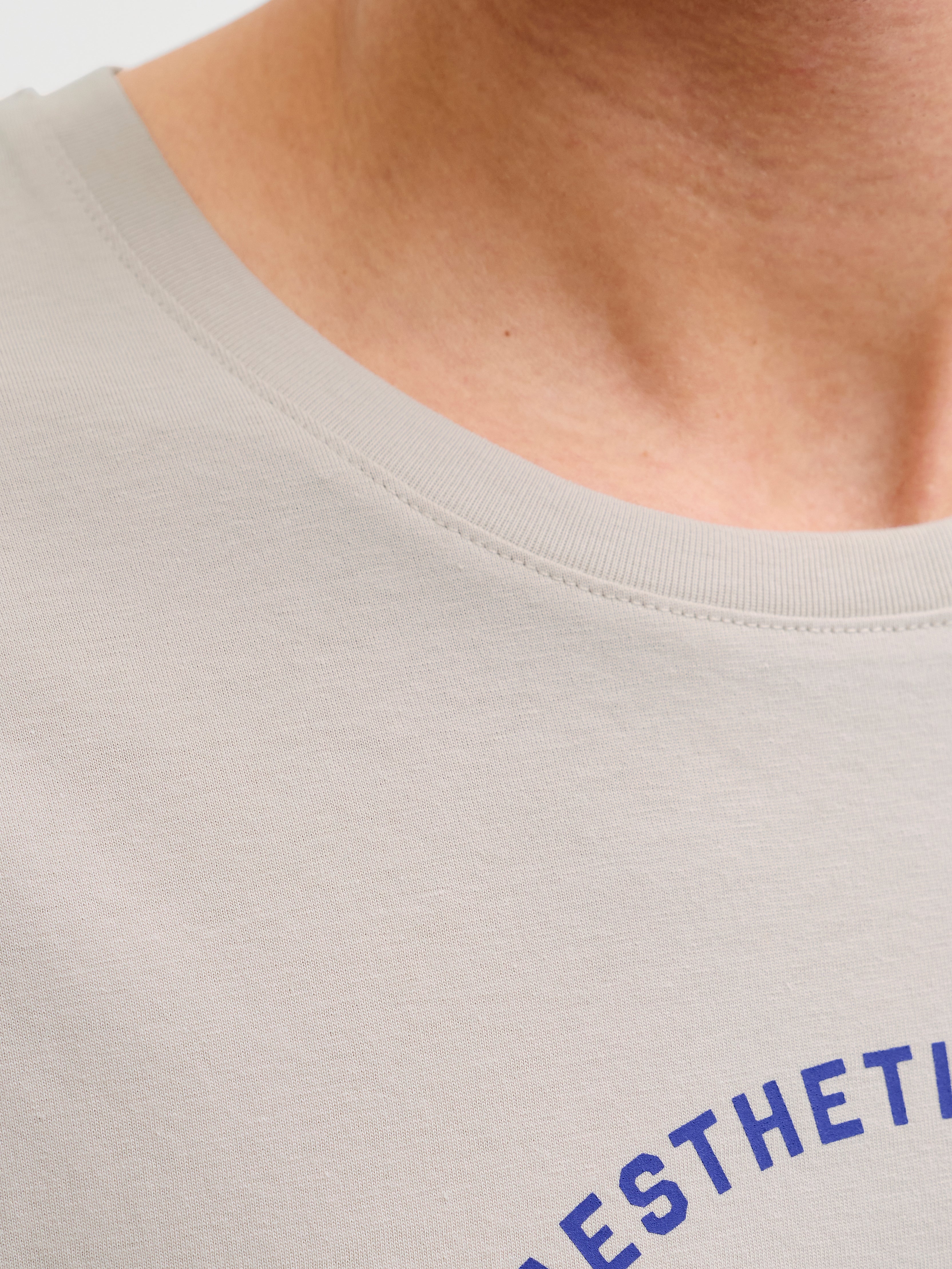 Thumbnail - Plus Size T-shirt