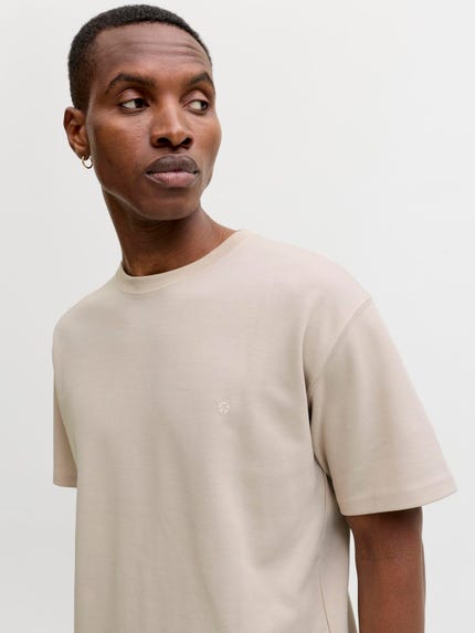 JACK & JONES T-Shirt für Männer in Übergröße, 9,59 € at Amazon JACK & JONES T-Shirt für Männer in Übergröße, 9,59 € at Amazon