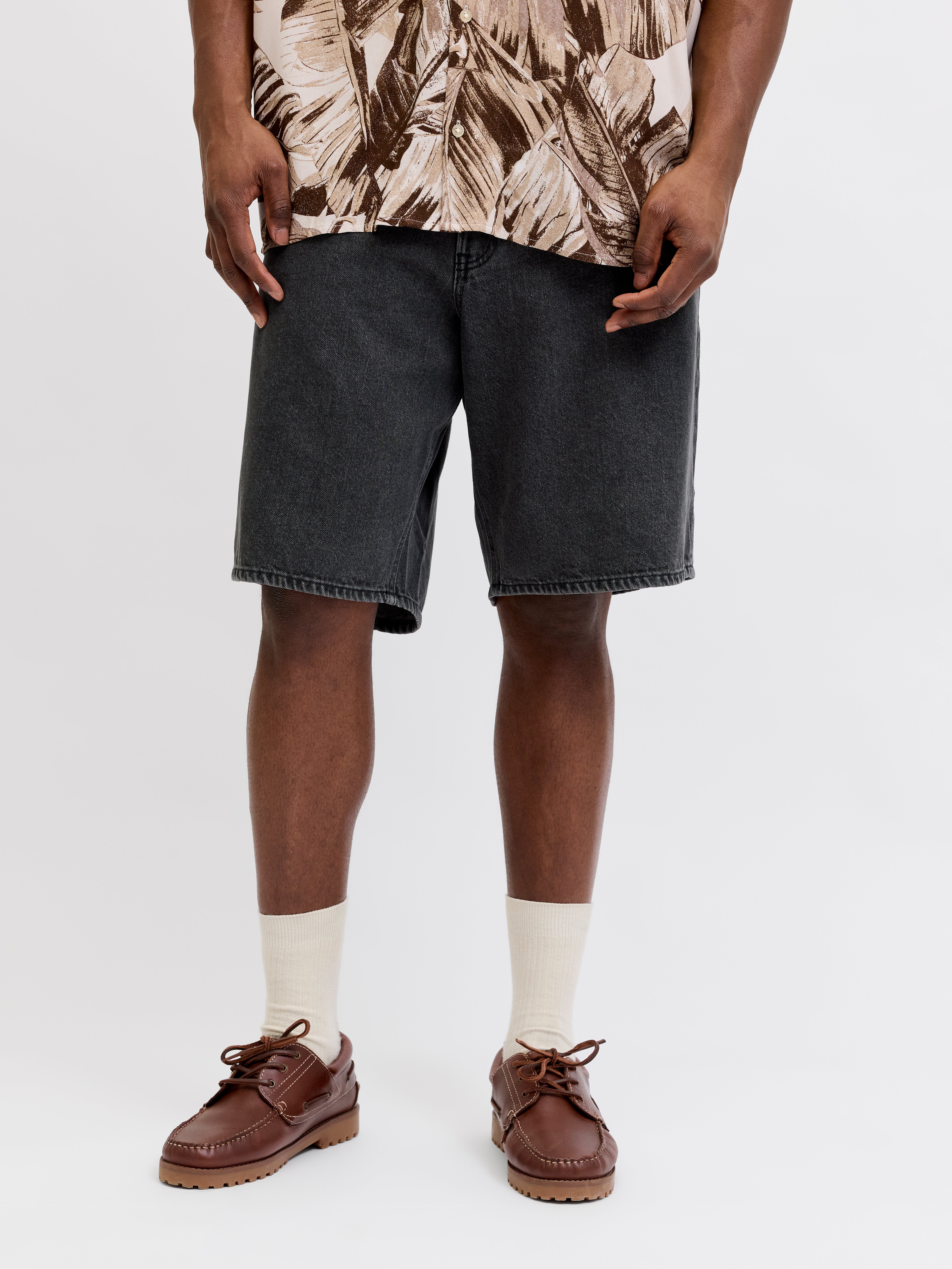 Plus Size Loose Fit Jeans-shorts