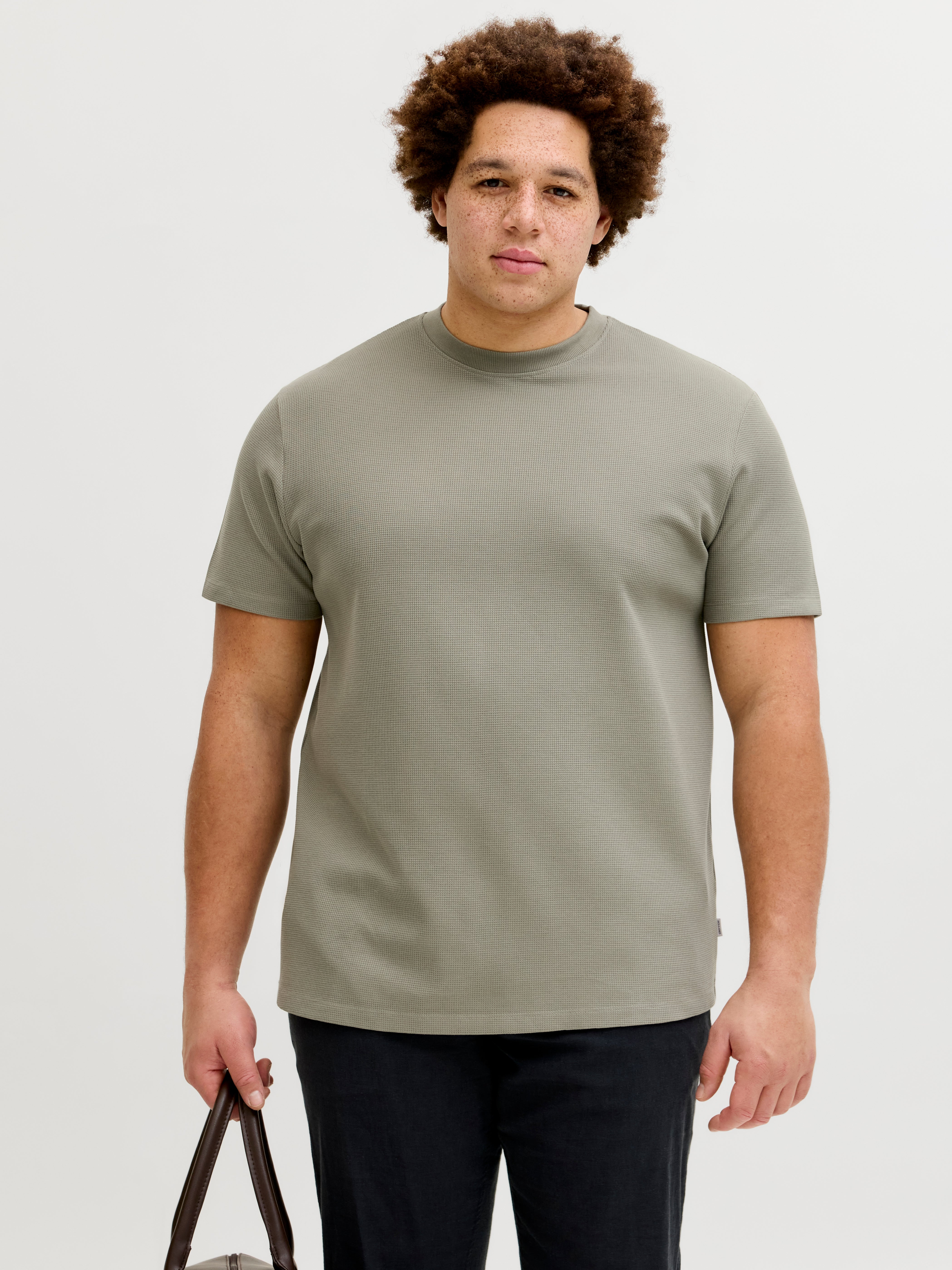 Thumbnail - Plus Size T-shirt