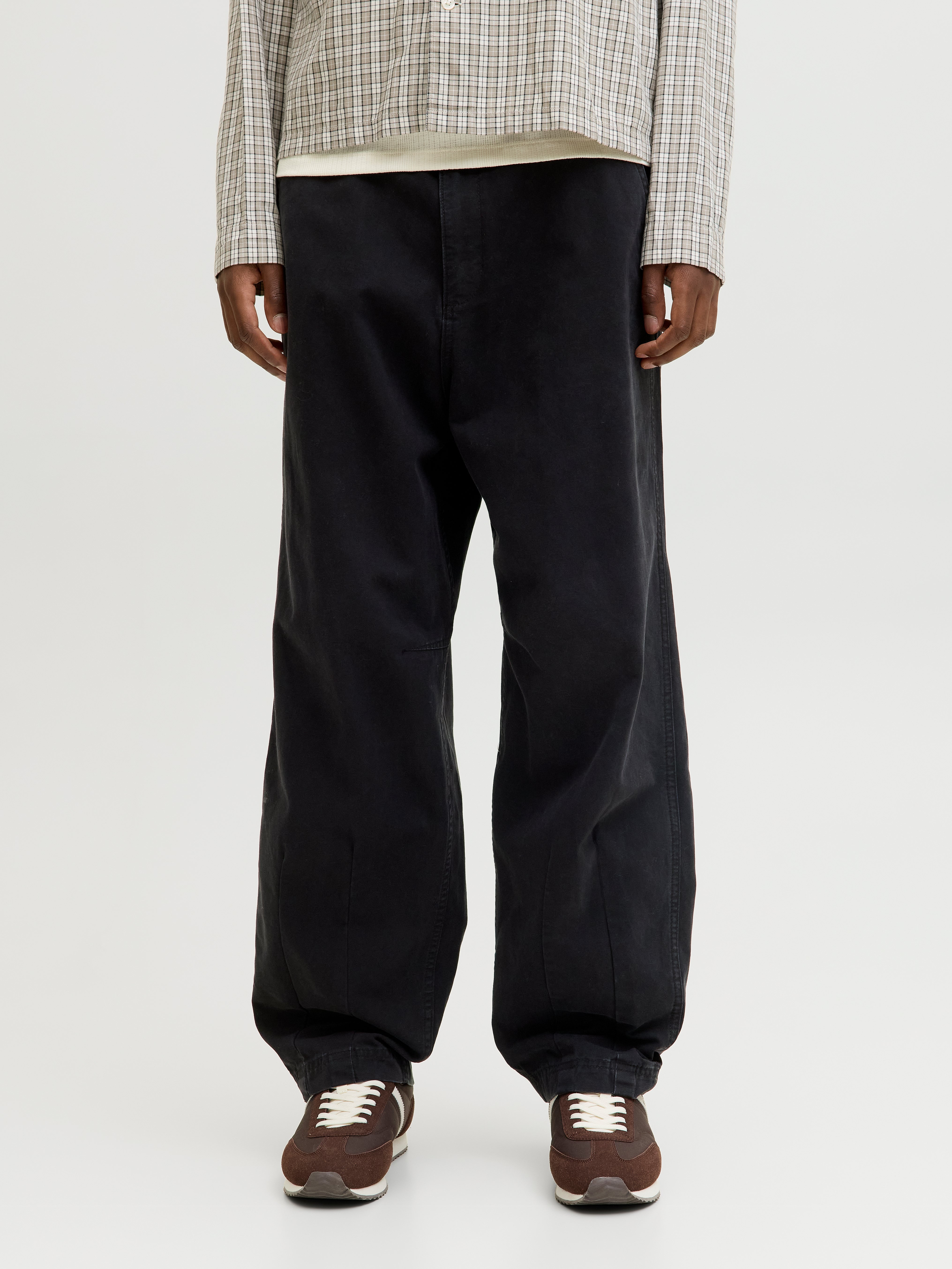 Barrel Fit Chino Hose