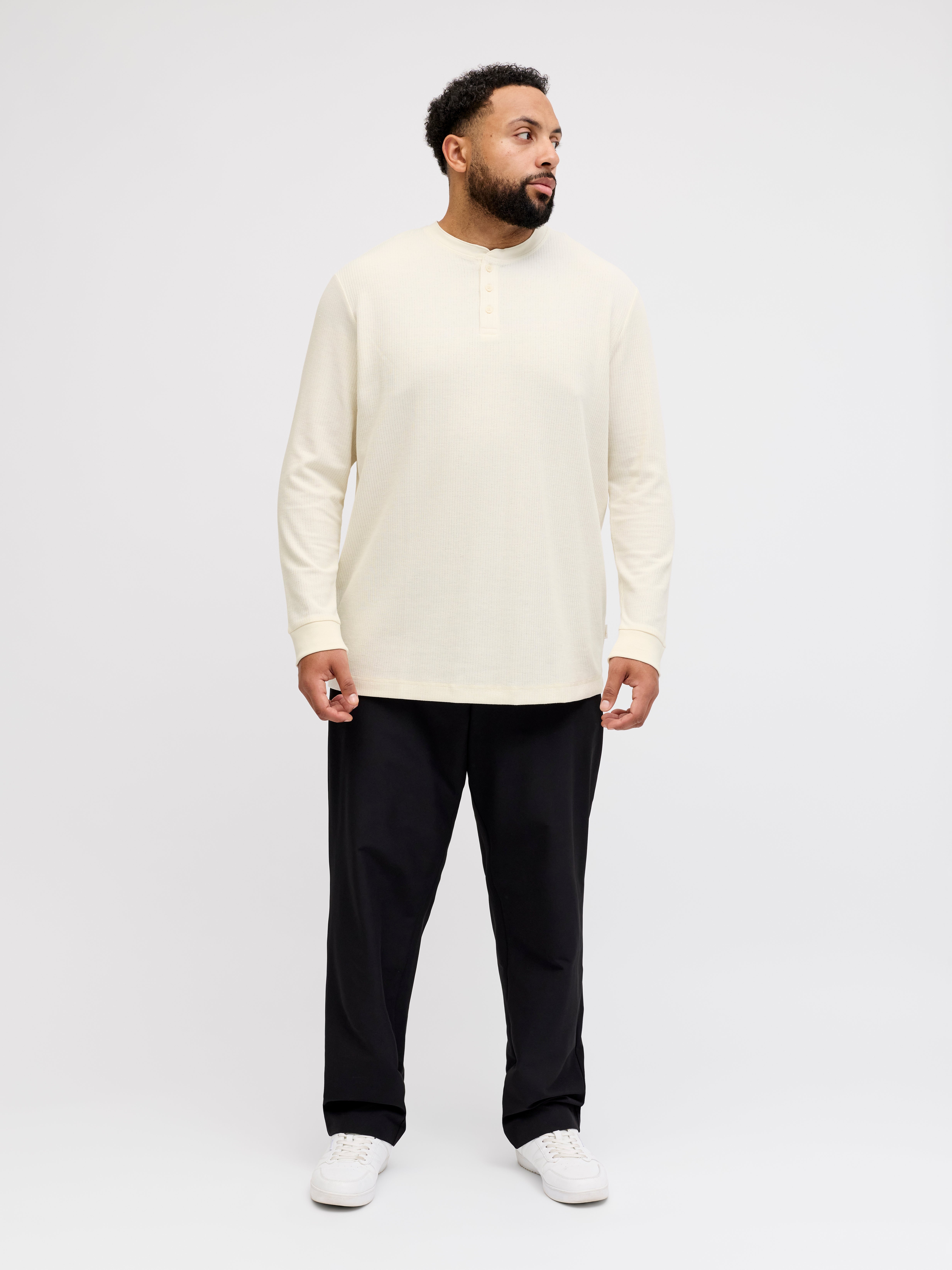 Thumbnail - Plus Size T-shirt