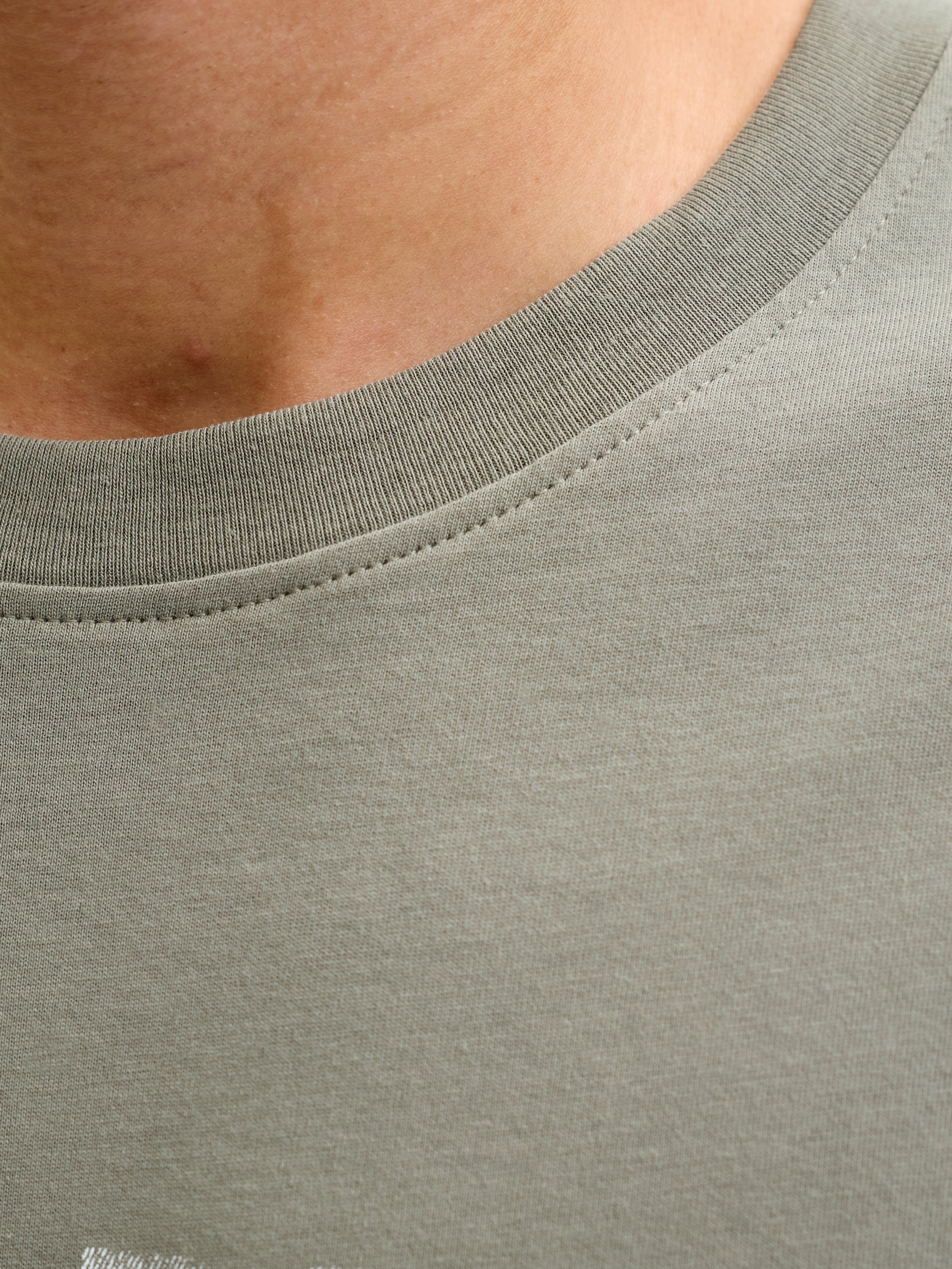 Thumbnail - Plus Size T-shirt