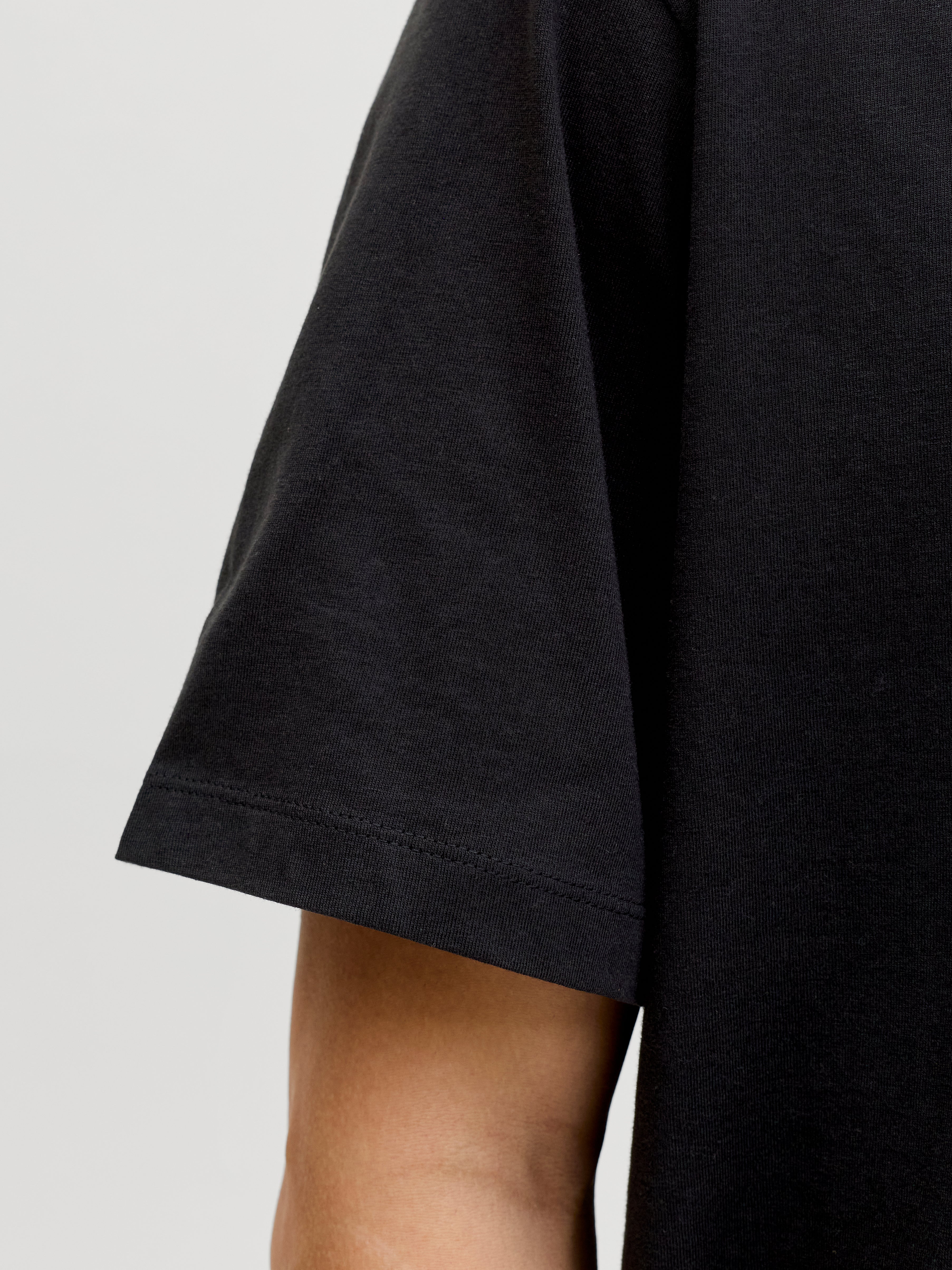 Thumbnail - Plus Size T-shirt