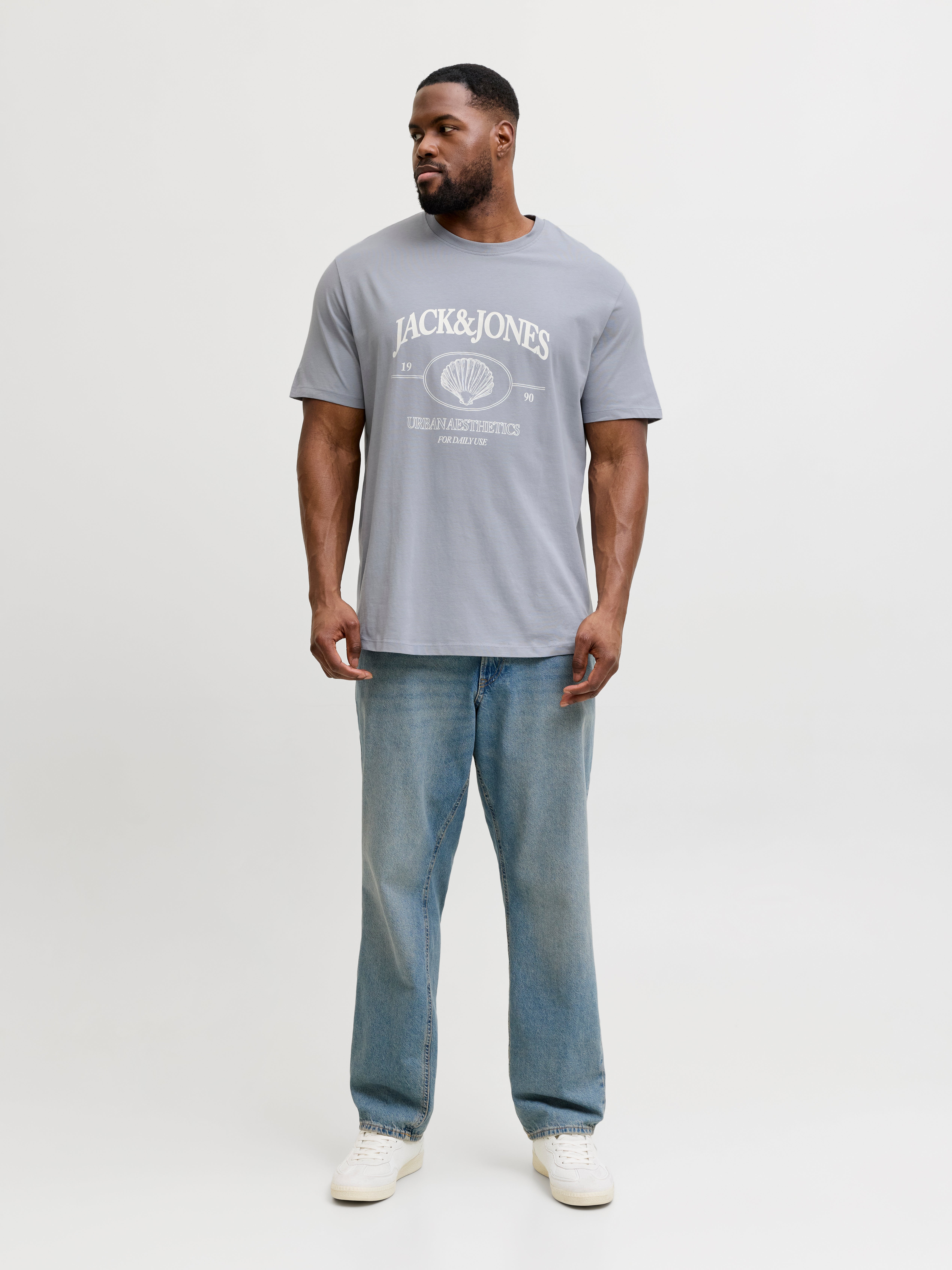 Thumbnail - Plus Size T-shirt