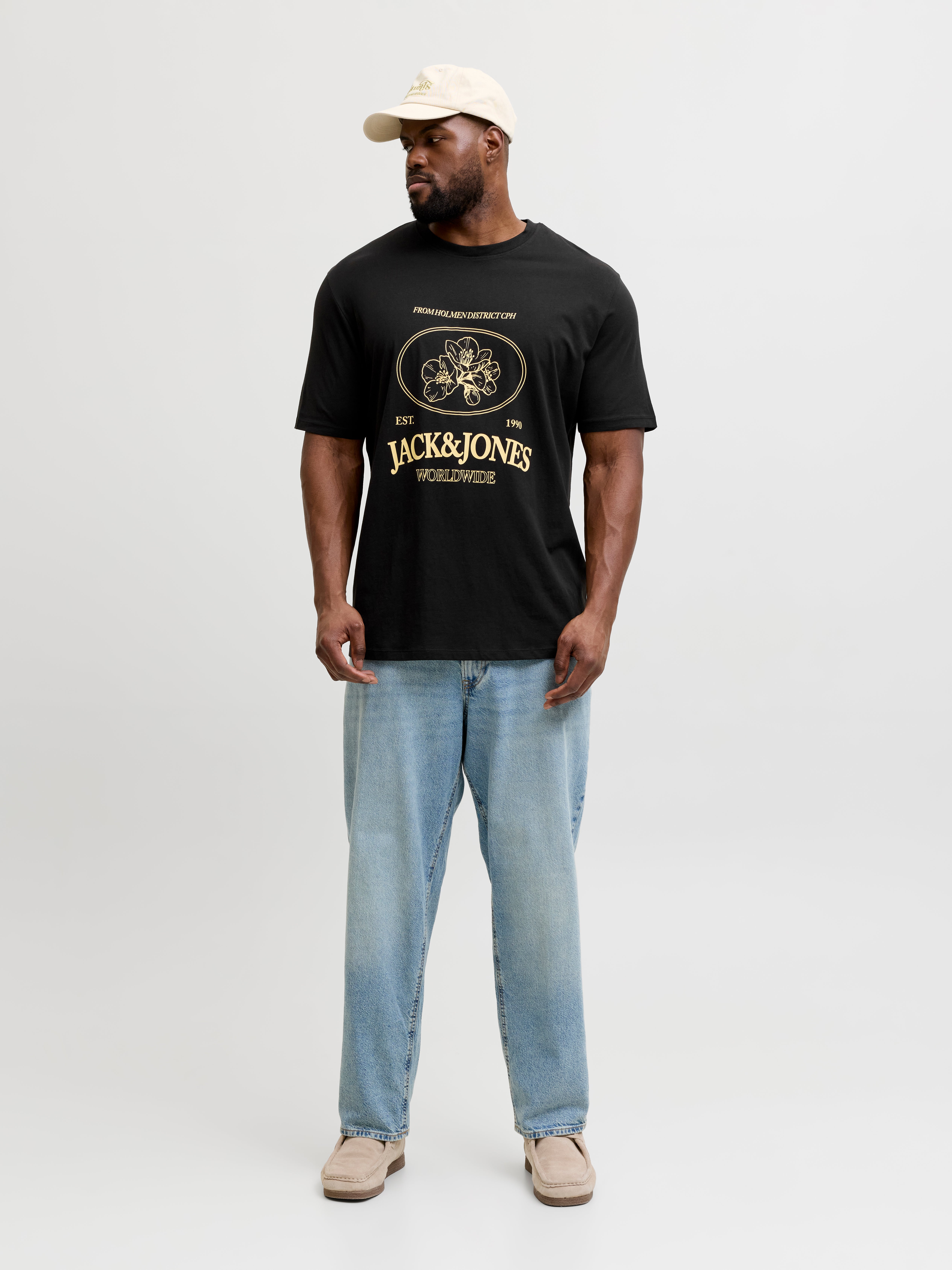 Thumbnail - Plus Size T-shirt