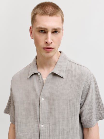 Camicia a maniche corte con stampa - Grigio - Uomo Camicia a maniche corte con stampa - Grigio - Uomo