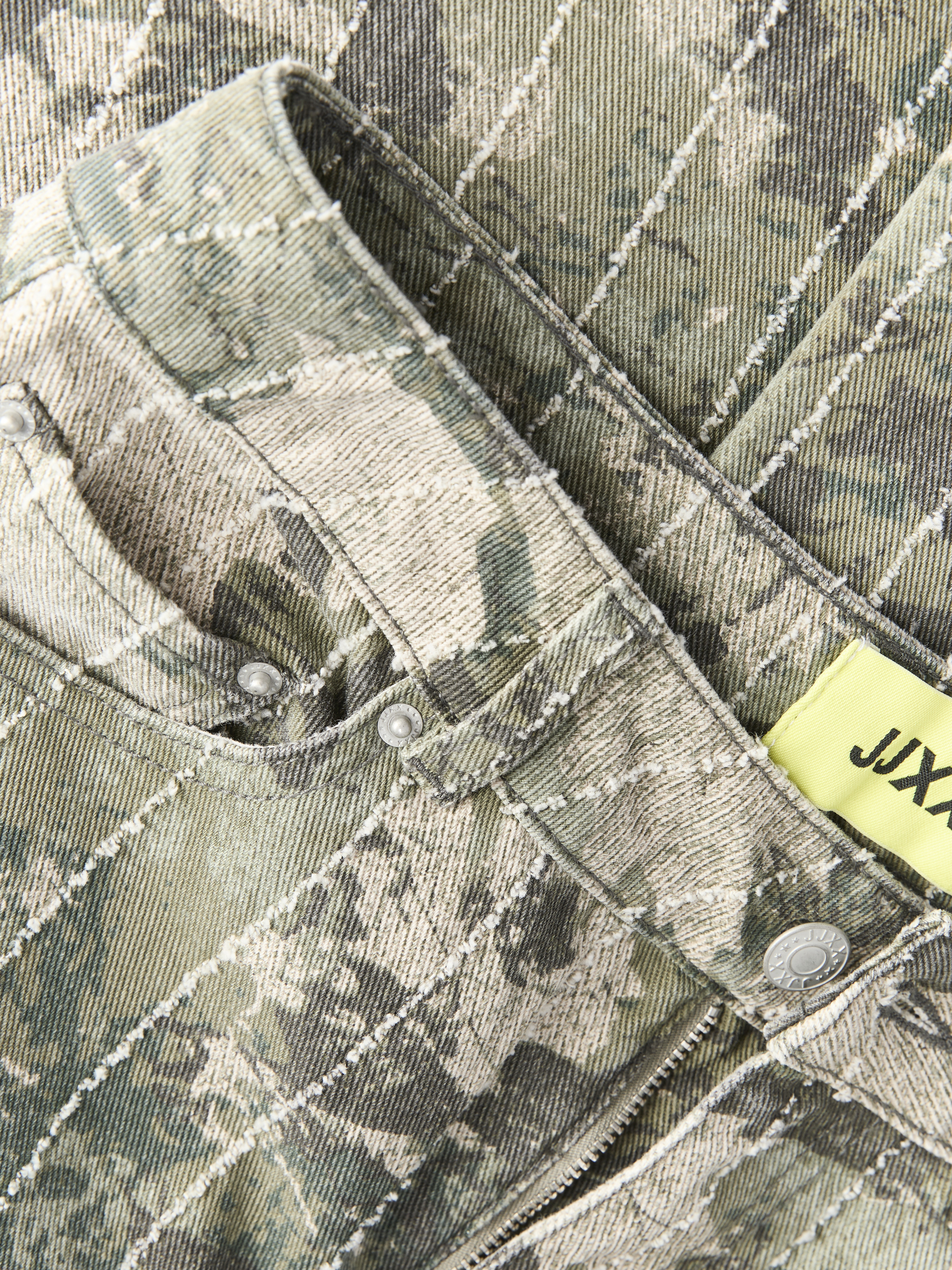 Thumbnail - Jxzoe Hose